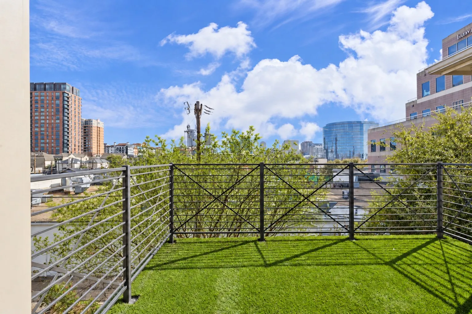 Condominium For Rent in Dallas County , 2606 Shelby Avenue 206, Dallas, Texas 75219, 3 Bedroom, 3 Bathroom, 2 Garage spaces, 2,472 Sqft, built in 2005, mls#21410075, Real Estate Agent in Dallas, Homes For Rent in Dallas county, Homes For Rent in Dallas, Realtor in Dallas Texas, Real Estate Brokerage Independent Realty Texas, Luminita Cordes Realtor