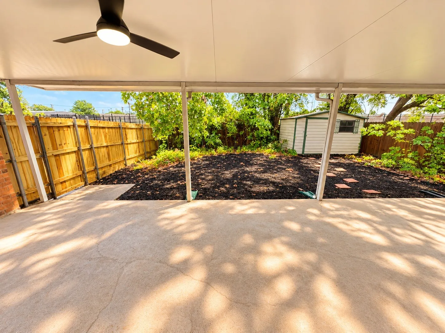 Single Family Residence For Sale in Collin County , 6620 Belcamp Drive, Plano, Texas 75023, 4 Bedroom, 2 Bathroom, 2 Garage spaces, 1,636 Sqft, built in 1982, mls#21412599, Real Estate Agent in Plano, Homes For Sale in Collin county, Homes For Sale in Plano, Realtor in Plano Texas, Real Estate Brokerage Independent Realty Texas, Luminita Cordes Realtor