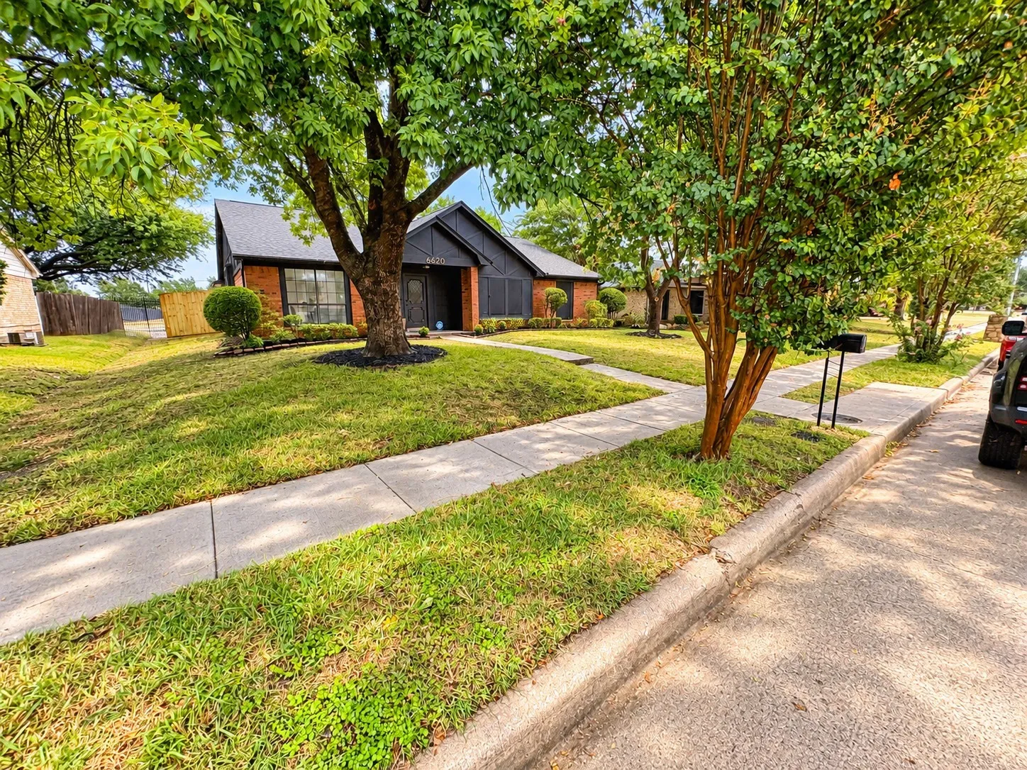 Single Family Residence For Sale in Collin County , 6620 Belcamp Drive, Plano, Texas 75023, 4 Bedroom, 2 Bathroom, 2 Garage spaces, 1,636 Sqft, built in 1982, mls#21412599, Real Estate Agent in Plano, Homes For Sale in Collin county, Homes For Sale in Plano, Realtor in Plano Texas, Real Estate Brokerage Independent Realty Texas, Luminita Cordes Realtor