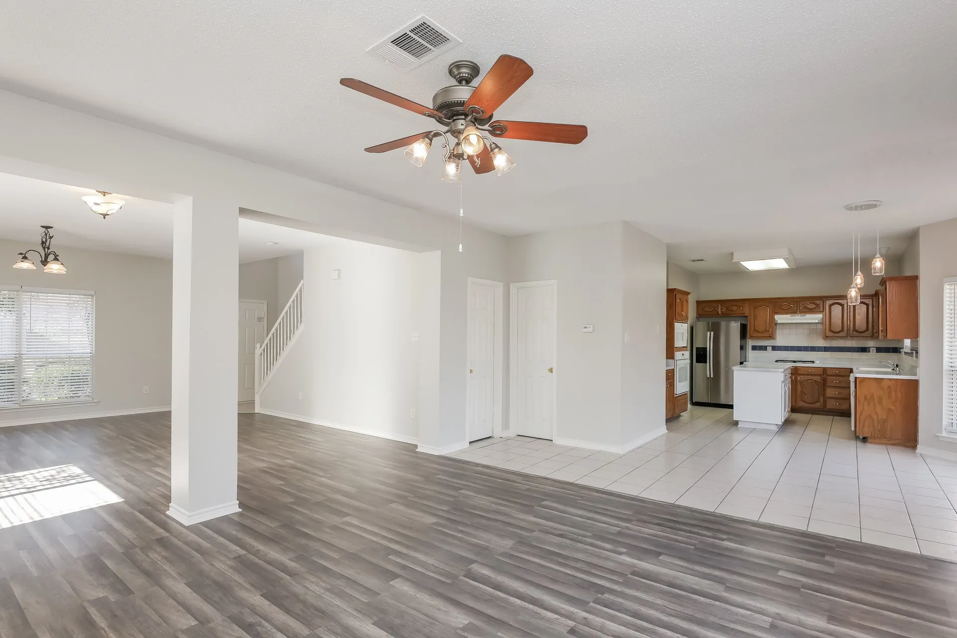 Single Family Residence For Rent in Rockwall County , 2124 Twin Creek Lane, Rockwall, Texas 75087, 4 Bedroom, 4 Bathroom, 2 Garage spaces, 2,694 Sqft, built in 2001, mls#21412767, Real Estate Agent in Rockwall, Homes For Rent in Rockwall county, Homes For Rent in Rockwall, Realtor in Rockwall Texas, Real Estate Brokerage Independent Realty Texas, Luminita Cordes Realtor