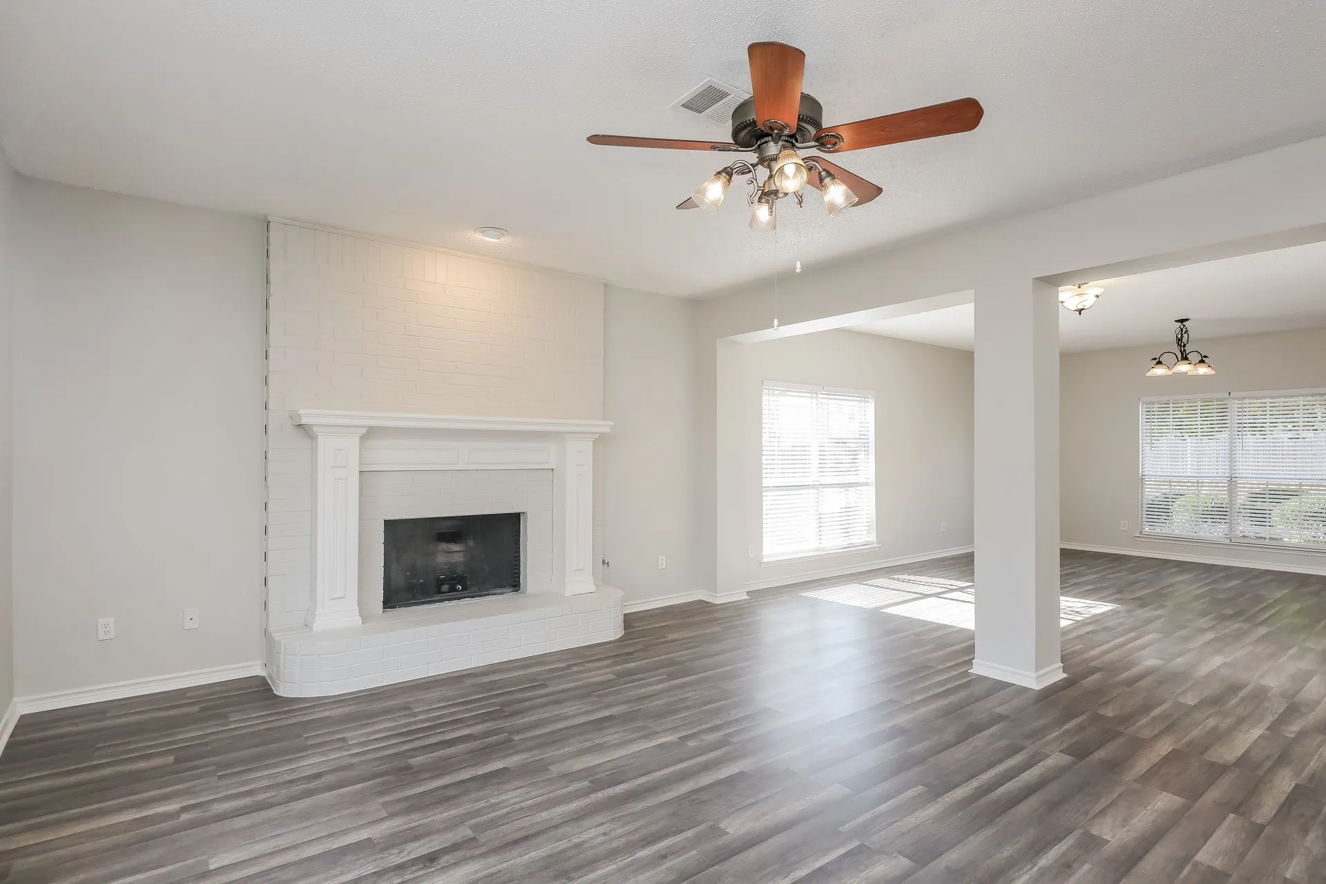 Single Family Residence For Rent in Rockwall County , 2124 Twin Creek Lane, Rockwall, Texas 75087, 4 Bedroom, 4 Bathroom, 2 Garage spaces, 2,694 Sqft, built in 2001, mls#21412767, Real Estate Agent in Rockwall, Homes For Rent in Rockwall county, Homes For Rent in Rockwall, Realtor in Rockwall Texas, Real Estate Brokerage Independent Realty Texas, Luminita Cordes Realtor