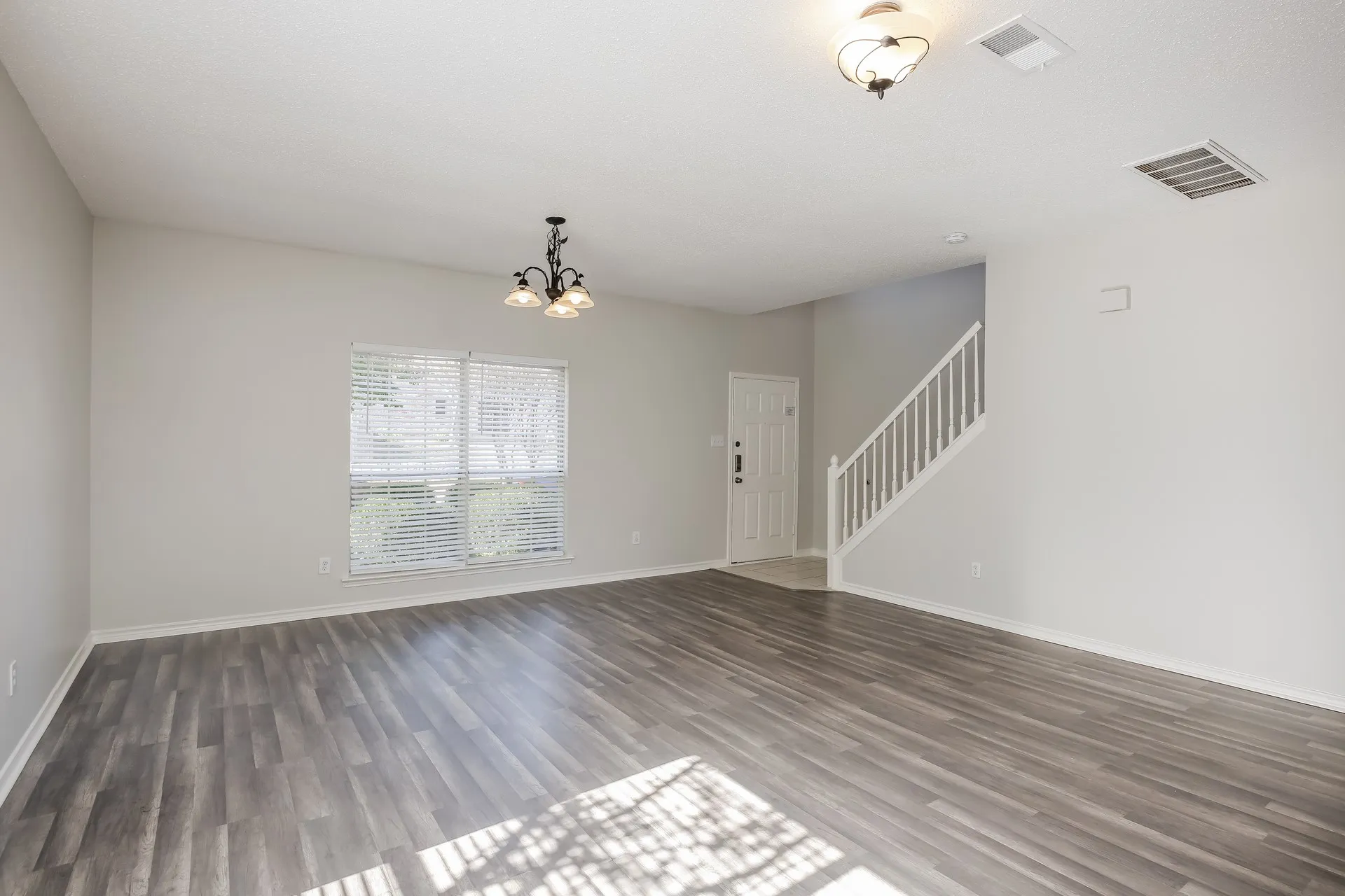 Single Family Residence For Rent in Rockwall County , 2124 Twin Creek Lane, Rockwall, Texas 75087, 4 Bedroom, 4 Bathroom, 2 Garage spaces, 2,694 Sqft, built in 2001, mls#21412767, Real Estate Agent in Rockwall, Homes For Rent in Rockwall county, Homes For Rent in Rockwall, Realtor in Rockwall Texas, Real Estate Brokerage Independent Realty Texas, Luminita Cordes Realtor