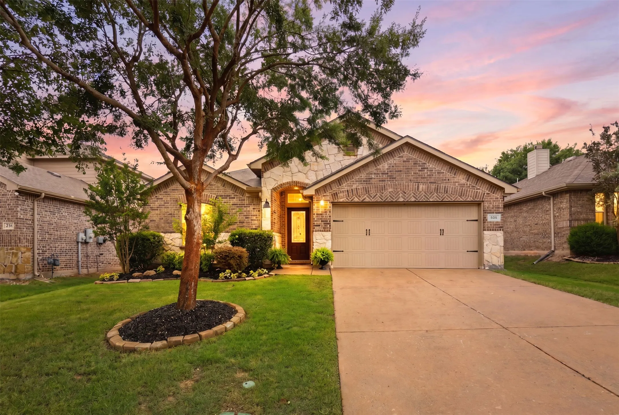 Single Family Residence For Sale in Collin County , 505 Wichita Trail, Mc Kinney, Texas 75071, 4 Bedroom, 3 Bathroom, 2 Garage spaces, 2,405 Sqft, built in 2013, mls#21412649, Real Estate Agent in Mc Kinney, Homes For Sale in Collin county, Homes For Sale in Mc Kinney, Realtor in Mc Kinney Texas, Real Estate Brokerage Independent Realty Texas, Luminita Cordes Realtor