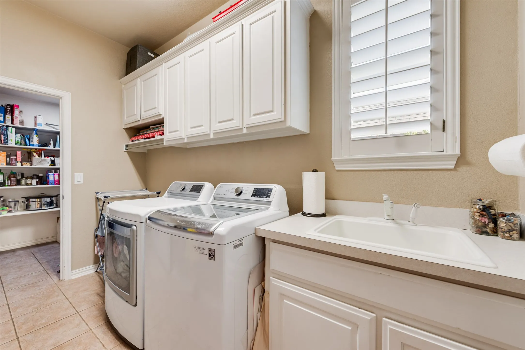 Single Family Residence For Sale in Denton County , 4779 Mira Vista Drive, Frisco, Texas 75034, 4 Bedroom, 3 Bathroom, 3 Garage spaces, 3,239 Sqft, built in 1999, mls#21411021, Real Estate Agent in Frisco, Homes For Sale in Denton county, Homes For Sale in Frisco, Realtor in Frisco Texas, Real Estate Brokerage Independent Realty Texas, Luminita Cordes Realtor