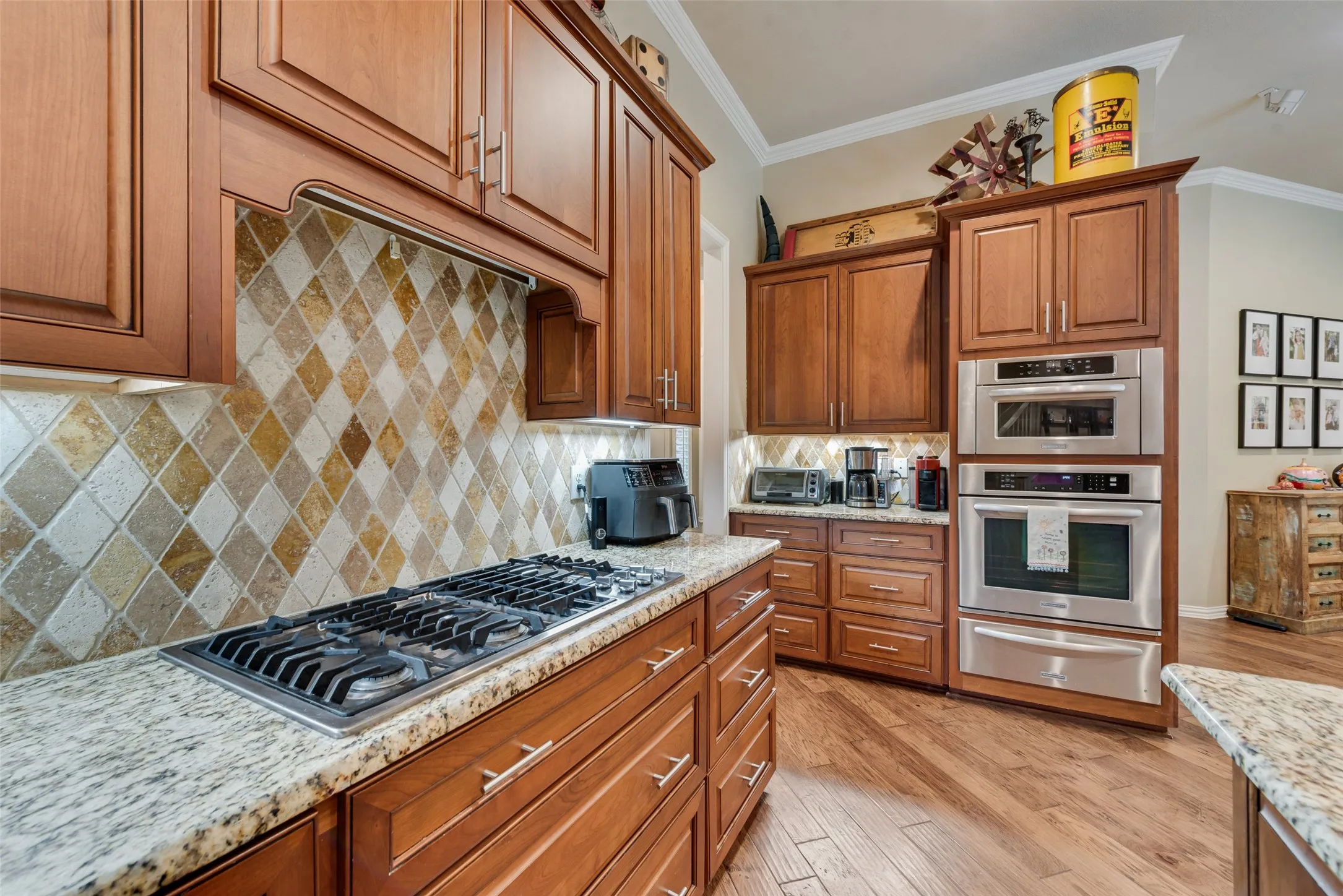 Single Family Residence For Sale in Denton County , 4779 Mira Vista Drive, Frisco, Texas 75034, 4 Bedroom, 3 Bathroom, 3 Garage spaces, 3,239 Sqft, built in 1999, mls#21411021, Real Estate Agent in Frisco, Homes For Sale in Denton county, Homes For Sale in Frisco, Realtor in Frisco Texas, Real Estate Brokerage Independent Realty Texas, Luminita Cordes Realtor