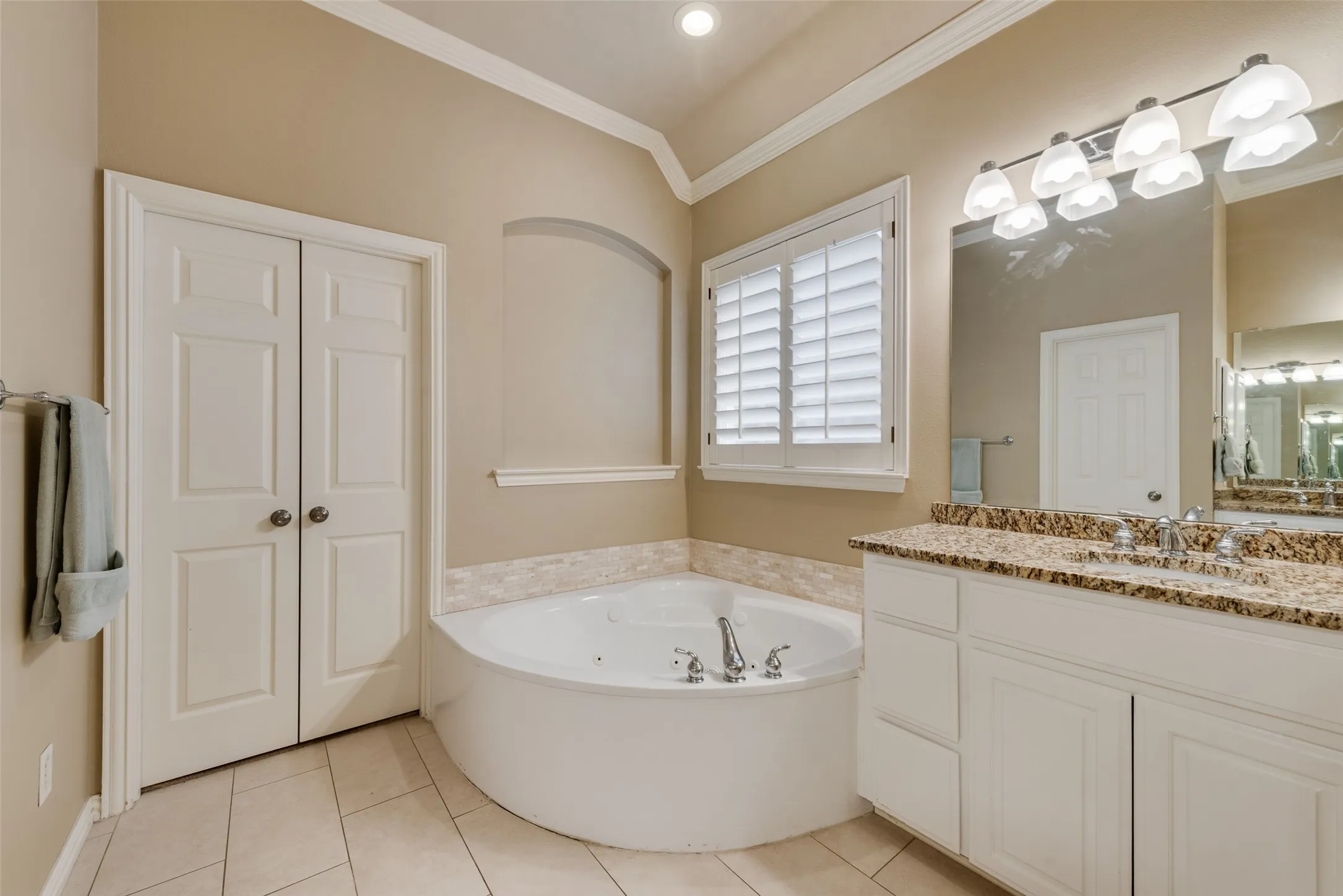 Single Family Residence For Sale in Denton County , 4779 Mira Vista Drive, Frisco, Texas 75034, 4 Bedroom, 3 Bathroom, 3 Garage spaces, 3,239 Sqft, built in 1999, mls#21411021, Real Estate Agent in Frisco, Homes For Sale in Denton county, Homes For Sale in Frisco, Realtor in Frisco Texas, Real Estate Brokerage Independent Realty Texas, Luminita Cordes Realtor