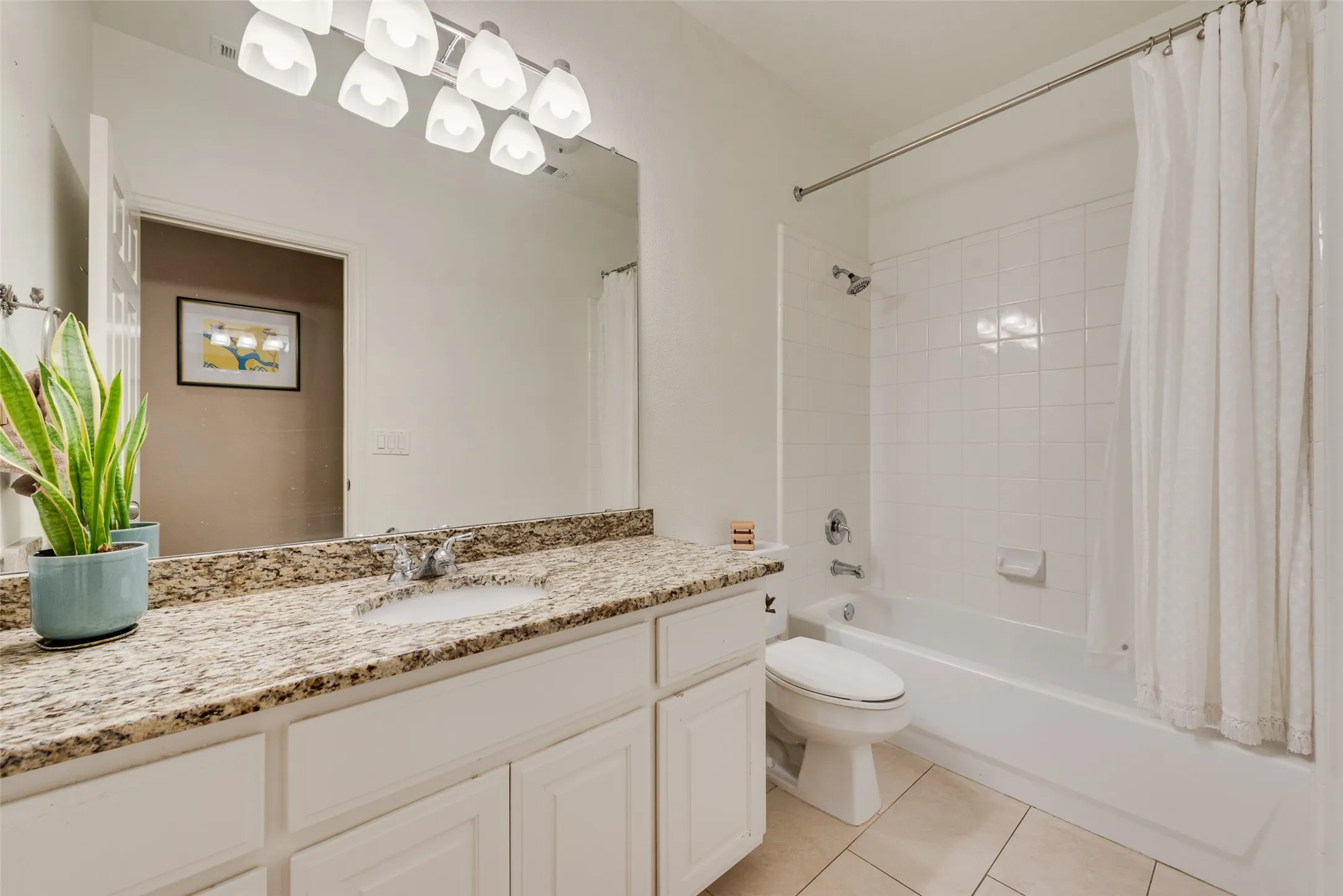 Single Family Residence For Sale in Denton County , 4779 Mira Vista Drive, Frisco, Texas 75034, 4 Bedroom, 3 Bathroom, 3 Garage spaces, 3,239 Sqft, built in 1999, mls#21411021, Real Estate Agent in Frisco, Homes For Sale in Denton county, Homes For Sale in Frisco, Realtor in Frisco Texas, Real Estate Brokerage Independent Realty Texas, Luminita Cordes Realtor