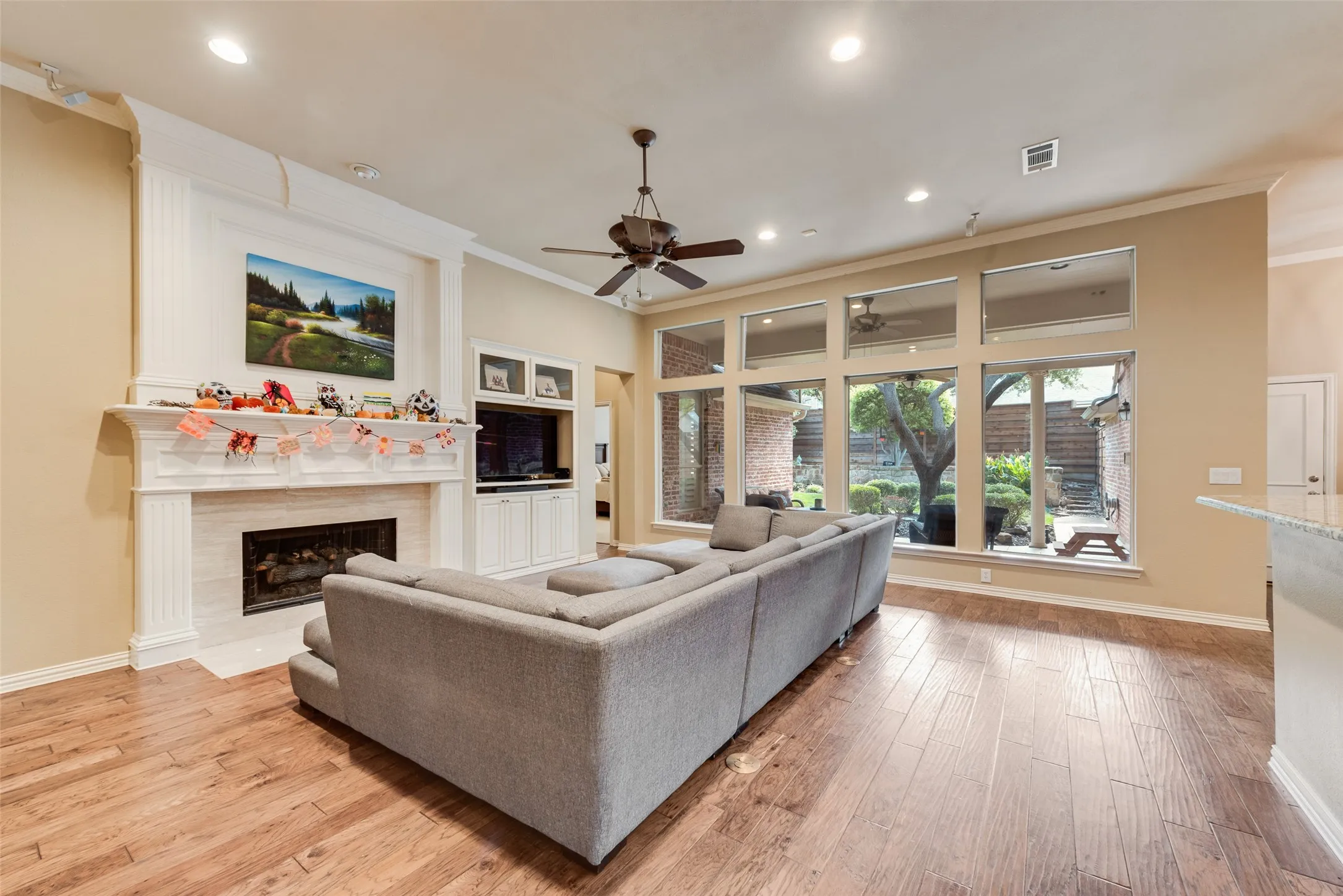 Single Family Residence For Sale in Denton County , 4779 Mira Vista Drive, Frisco, Texas 75034, 4 Bedroom, 3 Bathroom, 3 Garage spaces, 3,239 Sqft, built in 1999, mls#21411021, Real Estate Agent in Frisco, Homes For Sale in Denton county, Homes For Sale in Frisco, Realtor in Frisco Texas, Real Estate Brokerage Independent Realty Texas, Luminita Cordes Realtor