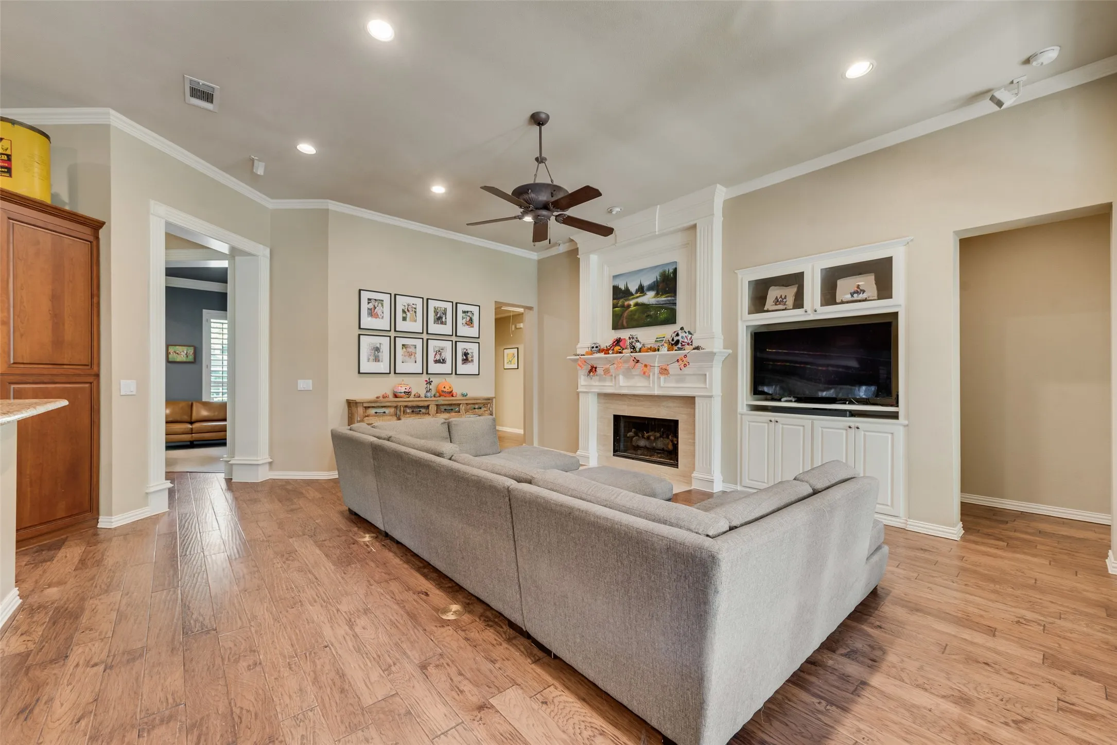 Single Family Residence For Sale in Denton County , 4779 Mira Vista Drive, Frisco, Texas 75034, 4 Bedroom, 3 Bathroom, 3 Garage spaces, 3,239 Sqft, built in 1999, mls#21411021, Real Estate Agent in Frisco, Homes For Sale in Denton county, Homes For Sale in Frisco, Realtor in Frisco Texas, Real Estate Brokerage Independent Realty Texas, Luminita Cordes Realtor