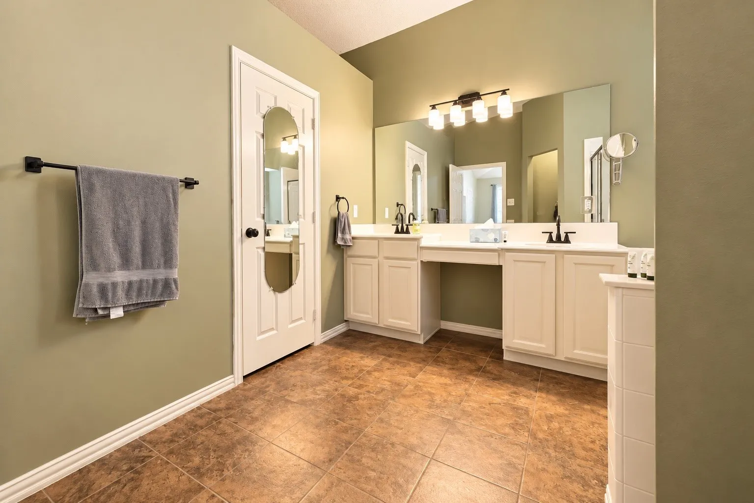 Single Family Residence For Sale in Collin County , 4113 Katy Court, Frisco, Texas 75035, 3 Bedroom, 2 Bathroom, 2 Garage spaces, 1,562 Sqft, built in 1996, mls#21408820, Real Estate Agent in Frisco, Homes For Sale in Collin county, Homes For Sale in Frisco, Realtor in Frisco Texas, Real Estate Brokerage Independent Realty Texas, Luminita Cordes Realtor