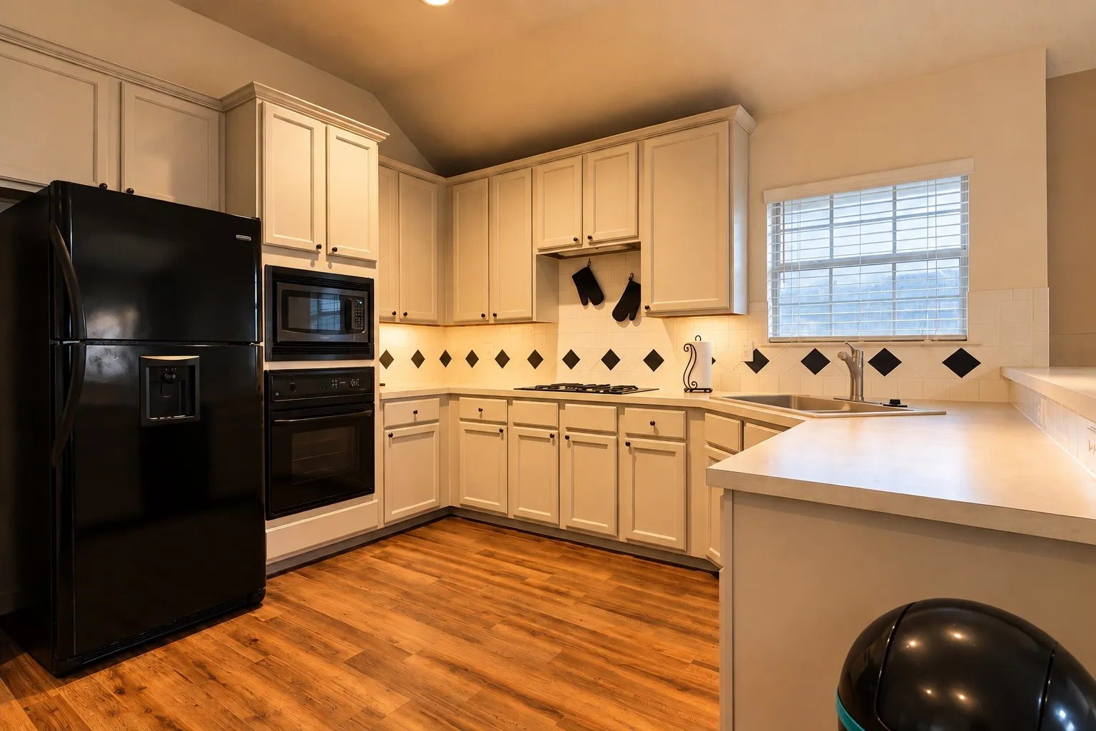 Single Family Residence For Sale in Collin County , 4113 Katy Court, Frisco, Texas 75035, 3 Bedroom, 2 Bathroom, 2 Garage spaces, 1,562 Sqft, built in 1996, mls#21408820, Real Estate Agent in Frisco, Homes For Sale in Collin county, Homes For Sale in Frisco, Realtor in Frisco Texas, Real Estate Brokerage Independent Realty Texas, Luminita Cordes Realtor