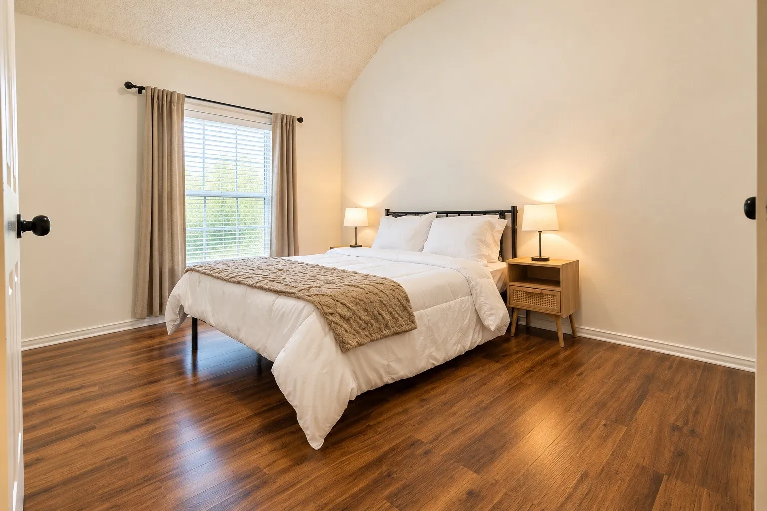 Single Family Residence For Sale in Collin County , 4113 Katy Court, Frisco, Texas 75035, 3 Bedroom, 2 Bathroom, 2 Garage spaces, 1,562 Sqft, built in 1996, mls#21408820, Real Estate Agent in Frisco, Homes For Sale in Collin county, Homes For Sale in Frisco, Realtor in Frisco Texas, Real Estate Brokerage Independent Realty Texas, Luminita Cordes Realtor