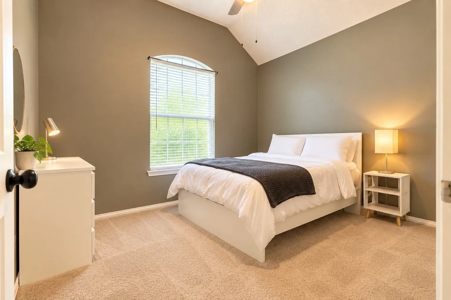 Single Family Residence For Sale in Collin County , 4113 Katy Court, Frisco, Texas 75035, 3 Bedroom, 2 Bathroom, 2 Garage spaces, 1,562 Sqft, built in 1996, mls#21408820, Real Estate Agent in Frisco, Homes For Sale in Collin county, Homes For Sale in Frisco, Realtor in Frisco Texas, Real Estate Brokerage Independent Realty Texas, Luminita Cordes Realtor