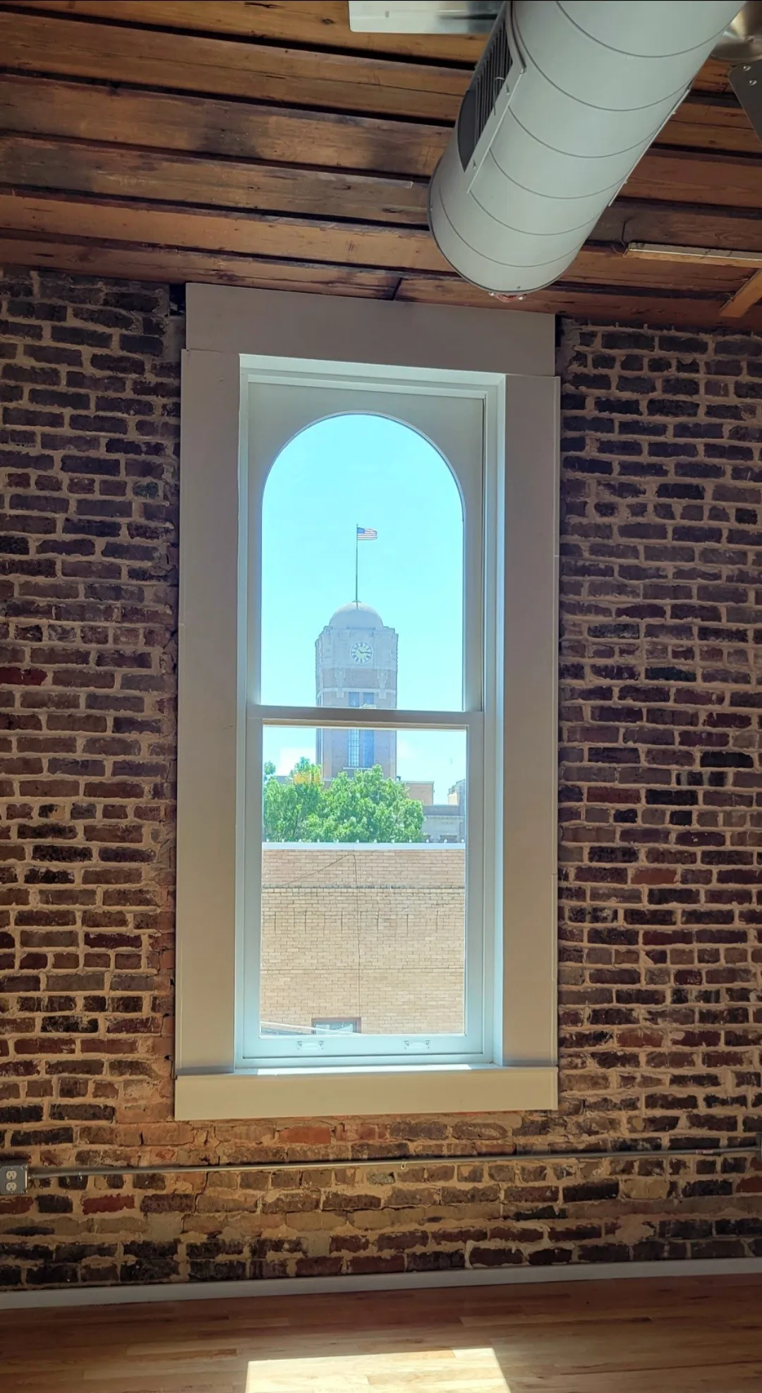 Apartment For Rent in Johnson County , 201 Chambers Street 303, Cleburne, Texas 76031, 1 Bedroom, 1 Bathroom, Garage spaces, 719 Sqft, built in 1900, mls#21412775, Real Estate Agent in Cleburne, Homes For Rent in Johnson county, Homes For Rent in Cleburne, Realtor in Cleburne Texas, Real Estate Brokerage Independent Realty Texas, Luminita Cordes Realtor