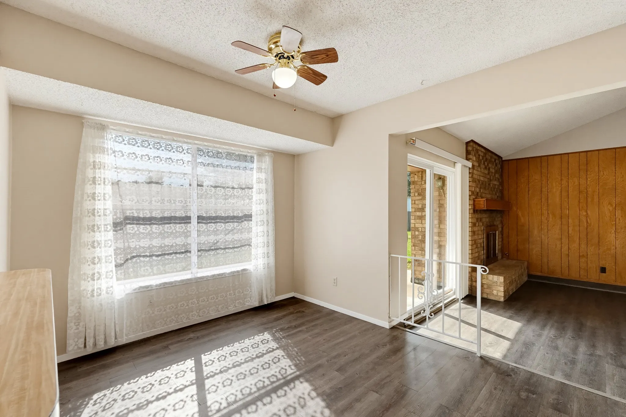An airy nook that opens to the living room, so conversation travels easily.