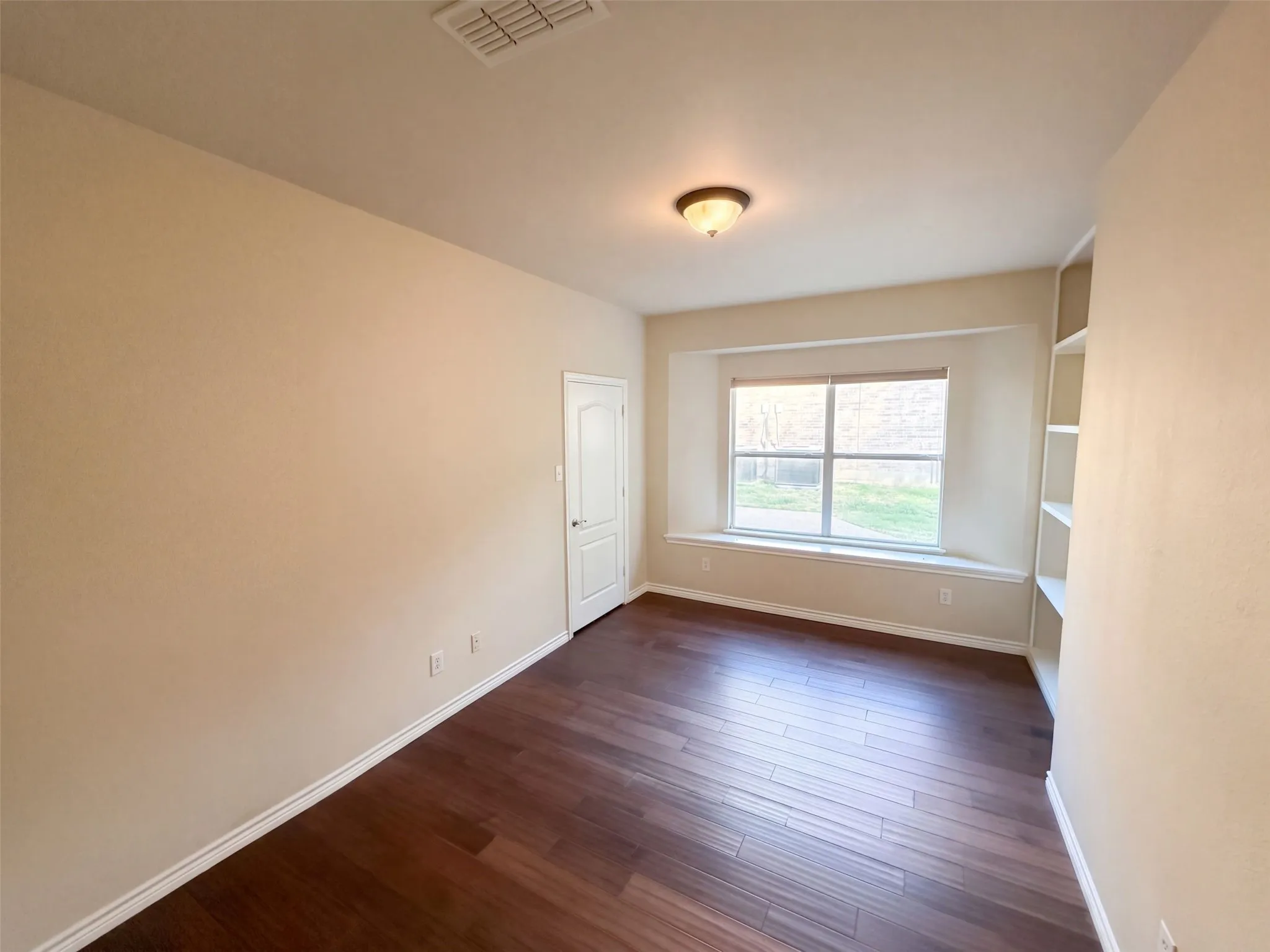 Single Family Residence For Sale in Tarrant County , 12272 Indian Creek Drive, Fort Worth, Texas 76179, 5 Bedroom, 4 Bathroom, 3 Garage spaces, 4,203 Sqft, built in 2007, mls#21412791, Real Estate Agent in Fort Worth, Homes For Sale in Tarrant county, Homes For Sale in Fort Worth, Realtor in Fort Worth Texas, Real Estate Brokerage Independent Realty Texas, Luminita Cordes Realtor