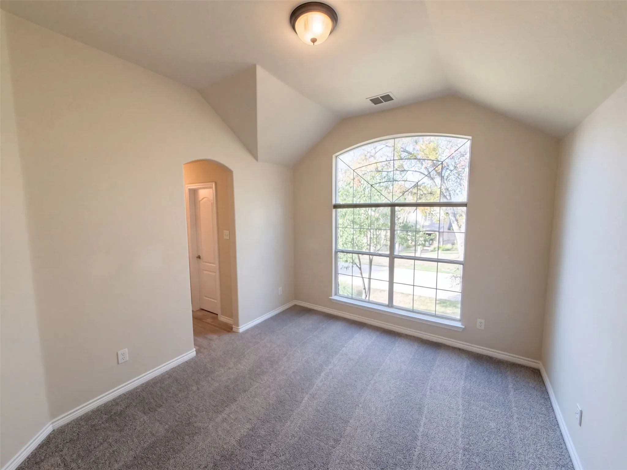 Single Family Residence For Sale in Tarrant County , 12272 Indian Creek Drive, Fort Worth, Texas 76179, 5 Bedroom, 4 Bathroom, 3 Garage spaces, 4,203 Sqft, built in 2007, mls#21412791, Real Estate Agent in Fort Worth, Homes For Sale in Tarrant county, Homes For Sale in Fort Worth, Realtor in Fort Worth Texas, Real Estate Brokerage Independent Realty Texas, Luminita Cordes Realtor