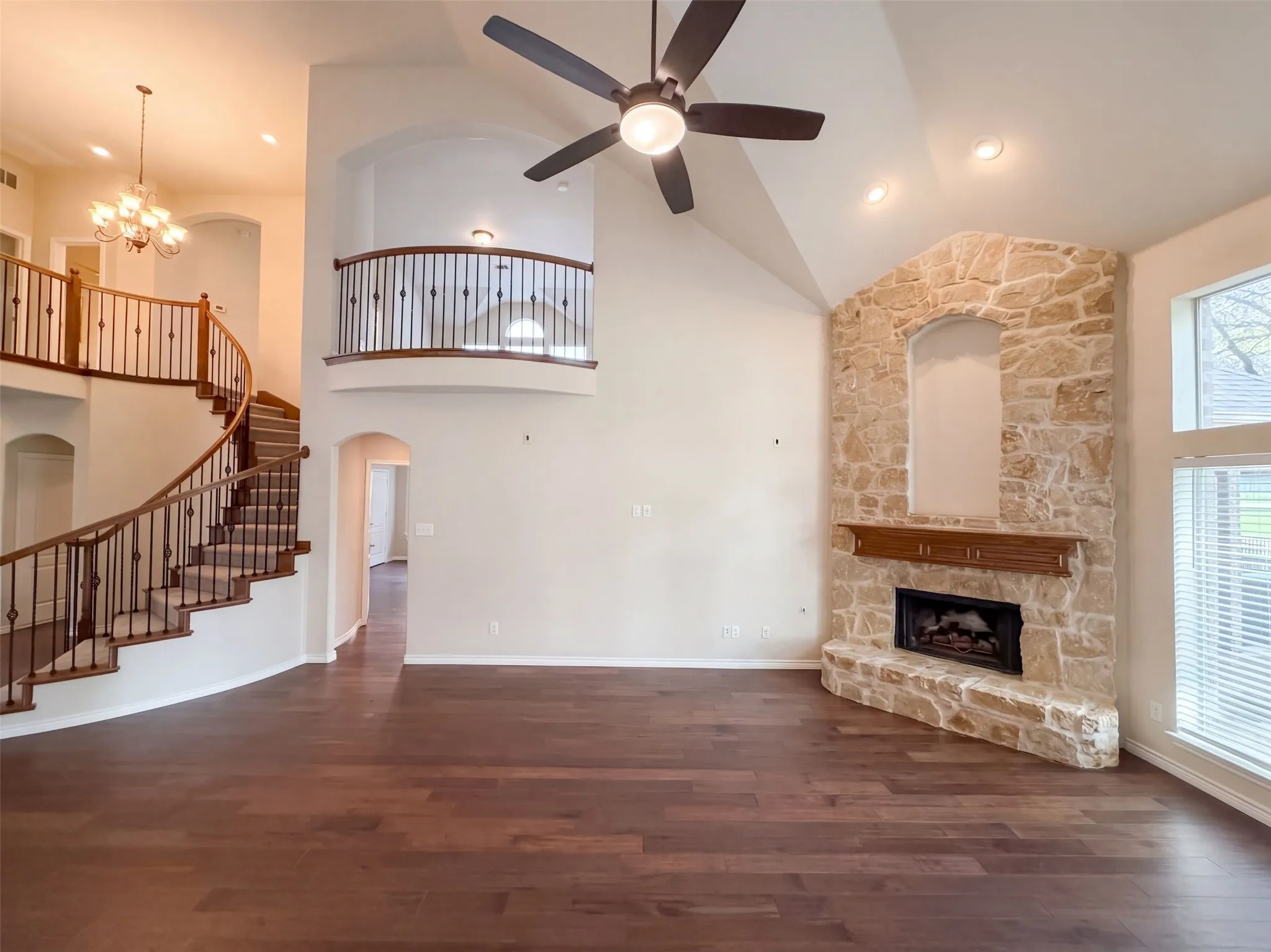 Single Family Residence For Sale in Tarrant County , 12272 Indian Creek Drive, Fort Worth, Texas 76179, 5 Bedroom, 4 Bathroom, 3 Garage spaces, 4,203 Sqft, built in 2007, mls#21412791, Real Estate Agent in Fort Worth, Homes For Sale in Tarrant county, Homes For Sale in Fort Worth, Realtor in Fort Worth Texas, Real Estate Brokerage Independent Realty Texas, Luminita Cordes Realtor