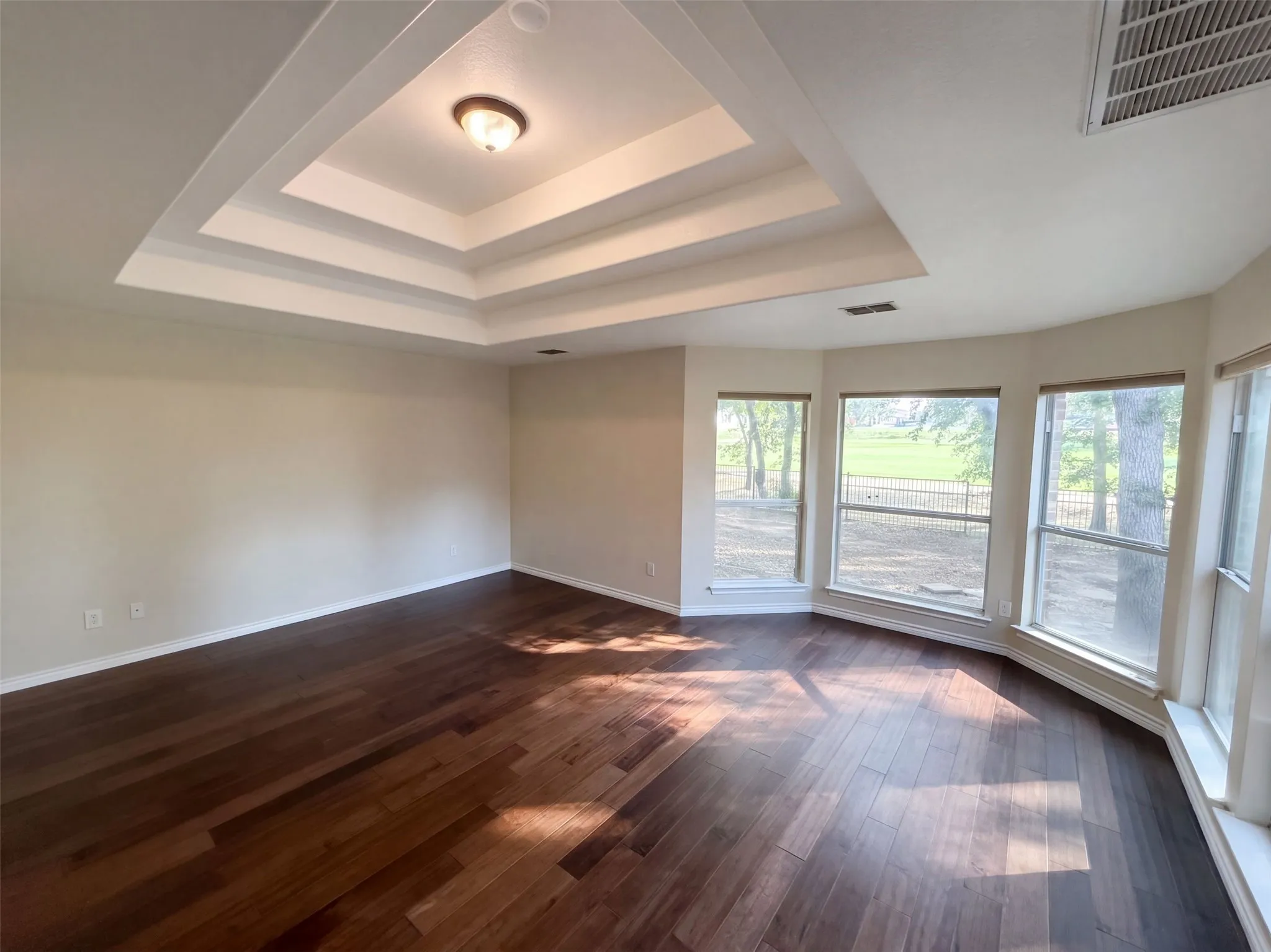 Single Family Residence For Sale in Tarrant County , 12272 Indian Creek Drive, Fort Worth, Texas 76179, 5 Bedroom, 4 Bathroom, 3 Garage spaces, 4,203 Sqft, built in 2007, mls#21412791, Real Estate Agent in Fort Worth, Homes For Sale in Tarrant county, Homes For Sale in Fort Worth, Realtor in Fort Worth Texas, Real Estate Brokerage Independent Realty Texas, Luminita Cordes Realtor