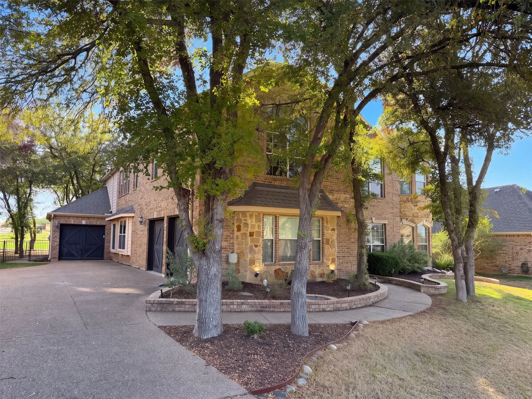 Single Family Residence For Sale in Tarrant County , 12272 Indian Creek Drive, Fort Worth, Texas 76179, 5 Bedroom, 4 Bathroom, 3 Garage spaces, 4,203 Sqft, built in 2007, mls#21412791, Real Estate Agent in Fort Worth, Homes For Sale in Tarrant county, Homes For Sale in Fort Worth, Realtor in Fort Worth Texas, Real Estate Brokerage Independent Realty Texas, Luminita Cordes Realtor