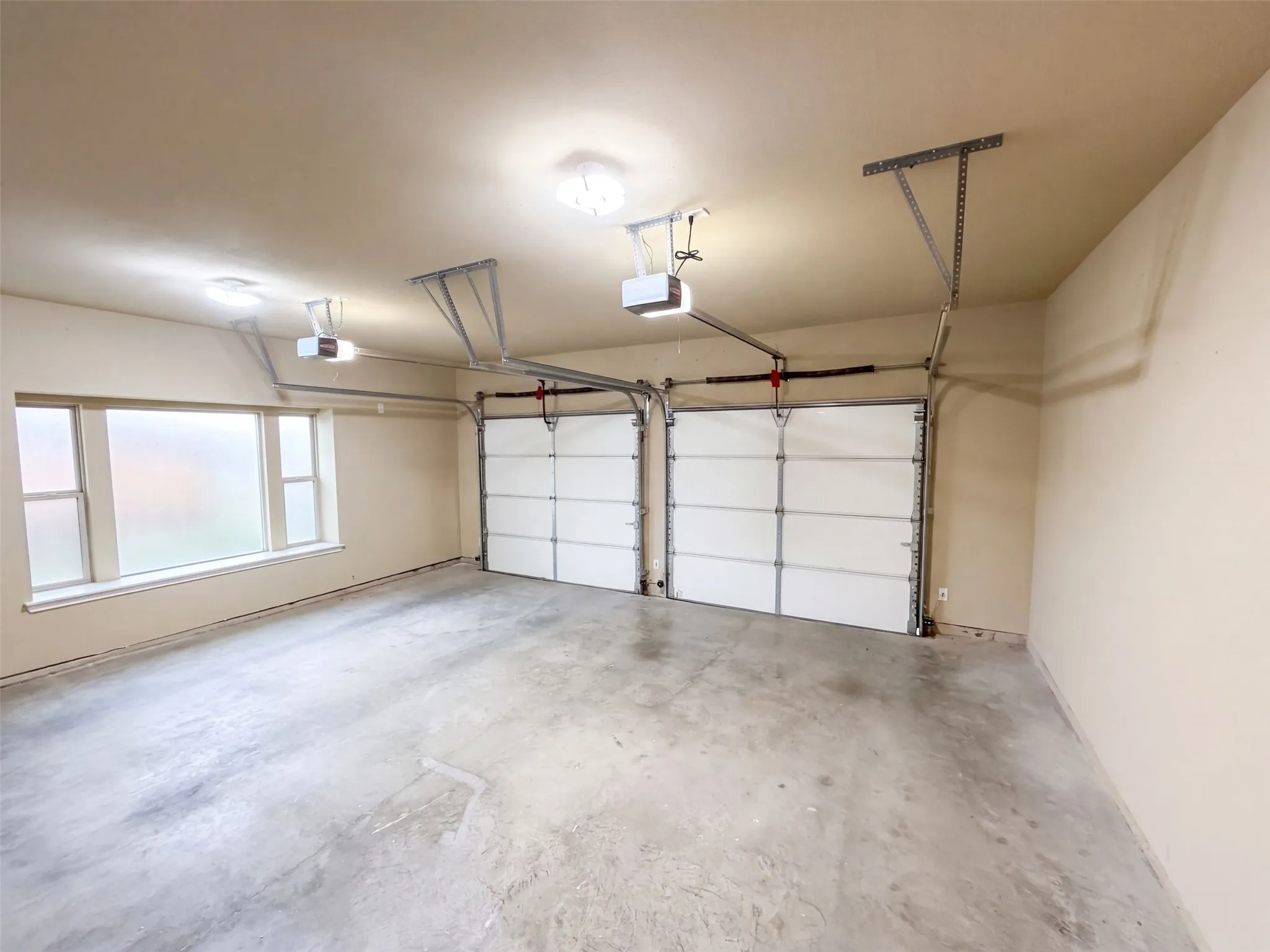 Single Family Residence For Sale in Tarrant County , 12272 Indian Creek Drive, Fort Worth, Texas 76179, 5 Bedroom, 4 Bathroom, 3 Garage spaces, 4,203 Sqft, built in 2007, mls#21412791, Real Estate Agent in Fort Worth, Homes For Sale in Tarrant county, Homes For Sale in Fort Worth, Realtor in Fort Worth Texas, Real Estate Brokerage Independent Realty Texas, Luminita Cordes Realtor