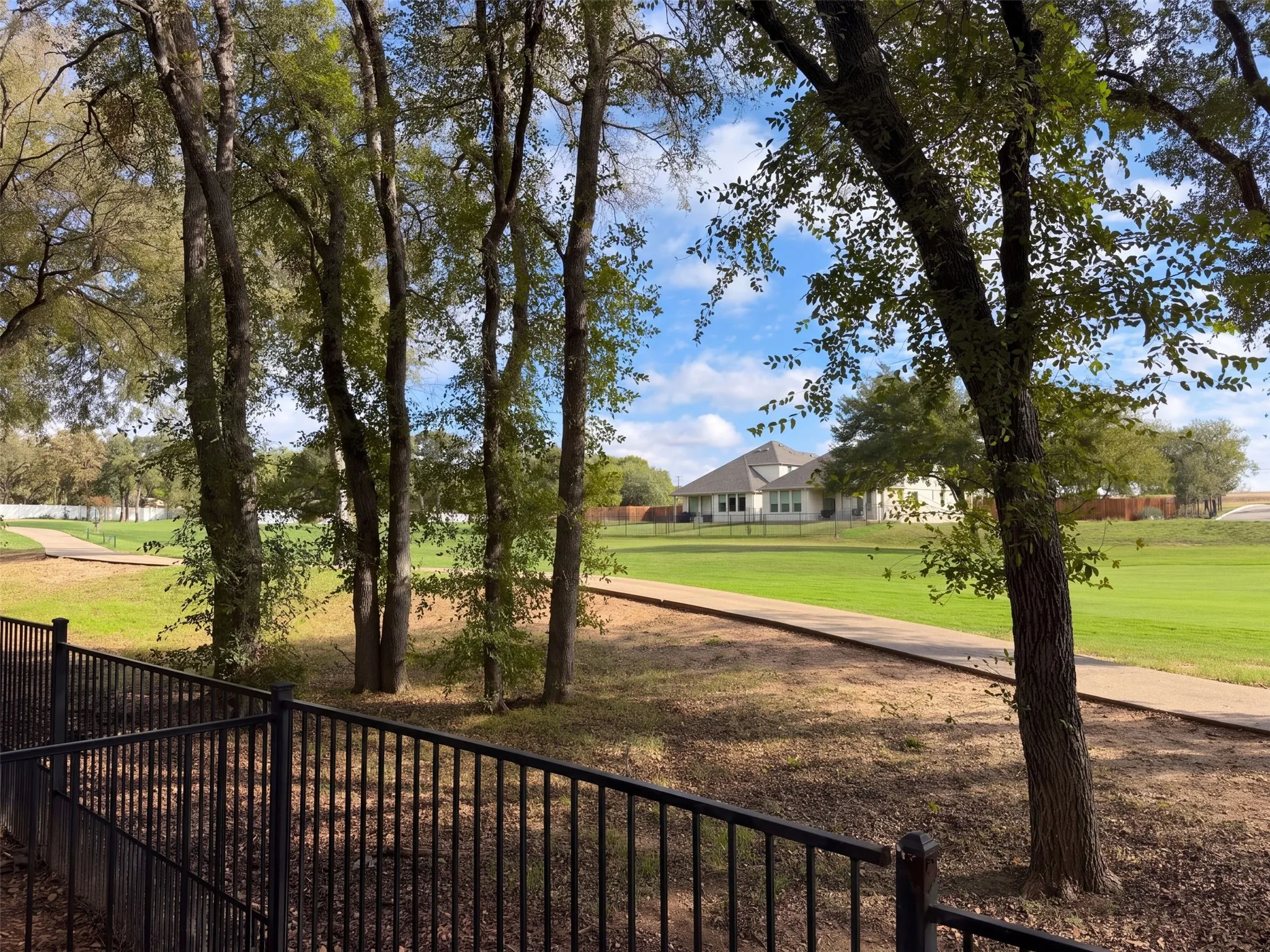 Single Family Residence For Sale in Tarrant County , 12272 Indian Creek Drive, Fort Worth, Texas 76179, 5 Bedroom, 4 Bathroom, 3 Garage spaces, 4,203 Sqft, built in 2007, mls#21412791, Real Estate Agent in Fort Worth, Homes For Sale in Tarrant county, Homes For Sale in Fort Worth, Realtor in Fort Worth Texas, Real Estate Brokerage Independent Realty Texas, Luminita Cordes Realtor