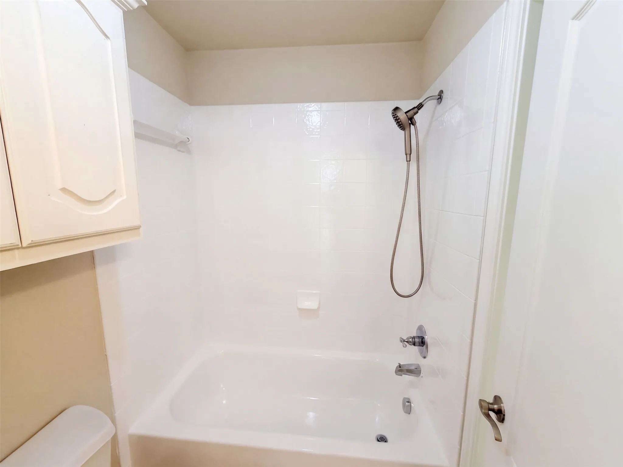 Single Family Residence For Sale in Tarrant County , 12272 Indian Creek Drive, Fort Worth, Texas 76179, 5 Bedroom, 4 Bathroom, 3 Garage spaces, 4,203 Sqft, built in 2007, mls#21412791, Real Estate Agent in Fort Worth, Homes For Sale in Tarrant county, Homes For Sale in Fort Worth, Realtor in Fort Worth Texas, Real Estate Brokerage Independent Realty Texas, Luminita Cordes Realtor