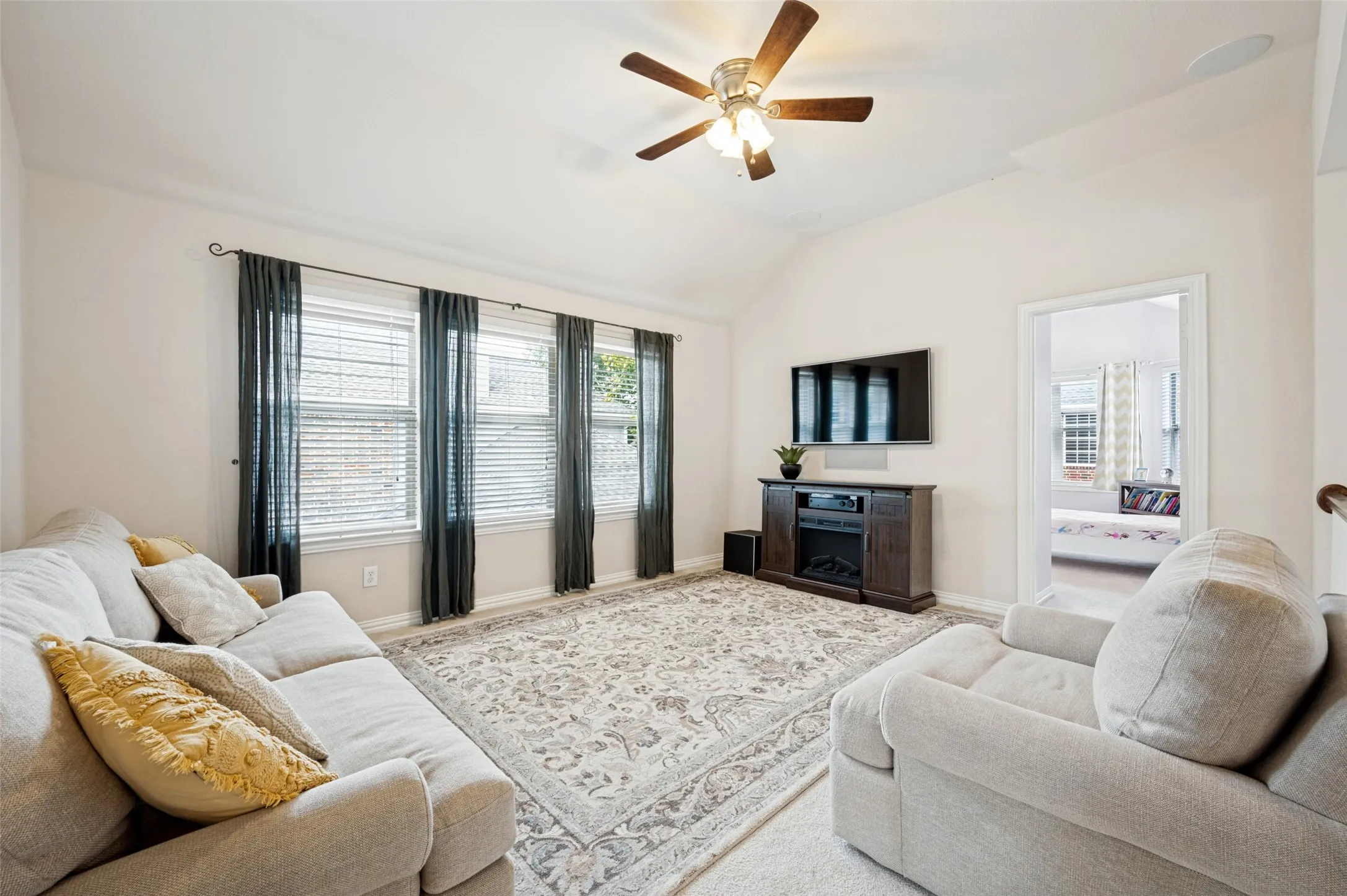 Single Family Residence For Sale in Denton County , 4532 Ballymena Drive, Frisco, Texas 75034, 3 Bedroom, 3 Bathroom, 2 Garage spaces, 2,343 Sqft, built in 2002, mls#21411326, Real Estate Agent in Frisco, Homes For Sale in Denton county, Homes For Sale in Frisco, Realtor in Frisco Texas, Real Estate Brokerage Independent Realty Texas, Luminita Cordes Realtor