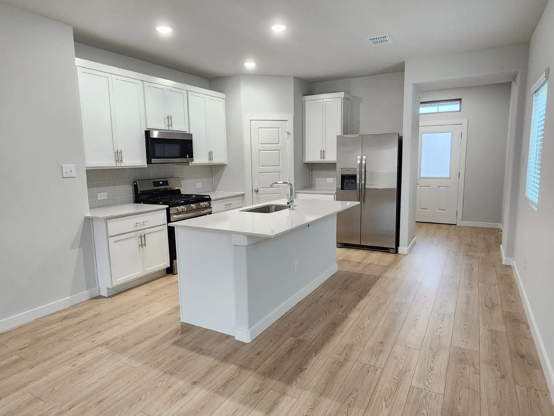Single Family Residence For Rent in Collin County , 3405 High Valley Drive, Princeton, Texas 75071, 3 Bedroom, 2 Bathroom, 2 Garage spaces, 1,342 Sqft, built in 2026, mls#21412801, Real Estate Agent in Princeton, Homes For Rent in Collin county, Homes For Rent in Princeton, Realtor in Princeton Texas, Real Estate Brokerage Independent Realty Texas, Luminita Cordes Realtor