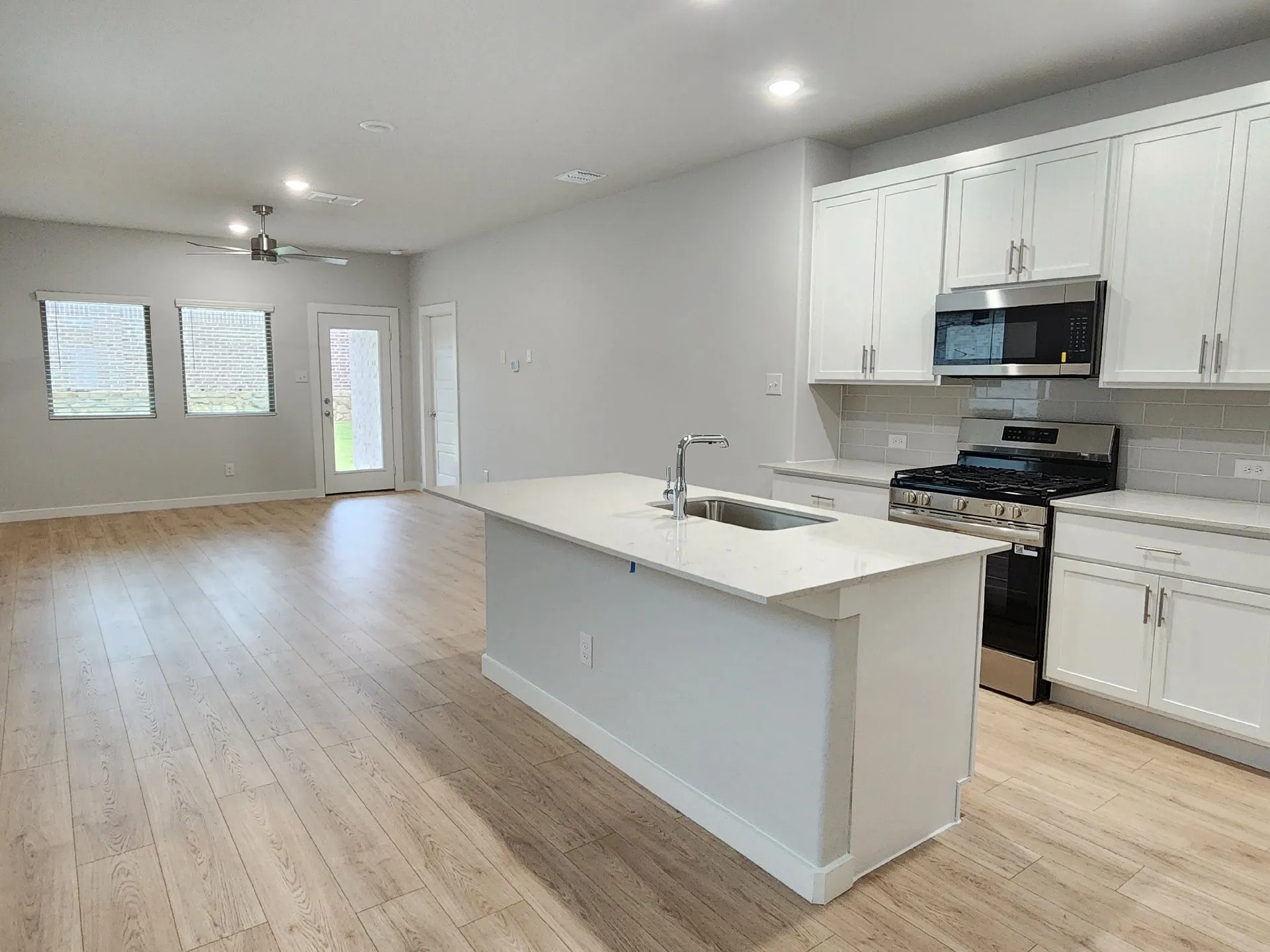 Single Family Residence For Rent in Collin County , 3405 High Valley Drive, Princeton, Texas 75071, 3 Bedroom, 2 Bathroom, 2 Garage spaces, 1,342 Sqft, built in 2026, mls#21412801, Real Estate Agent in Princeton, Homes For Rent in Collin county, Homes For Rent in Princeton, Realtor in Princeton Texas, Real Estate Brokerage Independent Realty Texas, Luminita Cordes Realtor