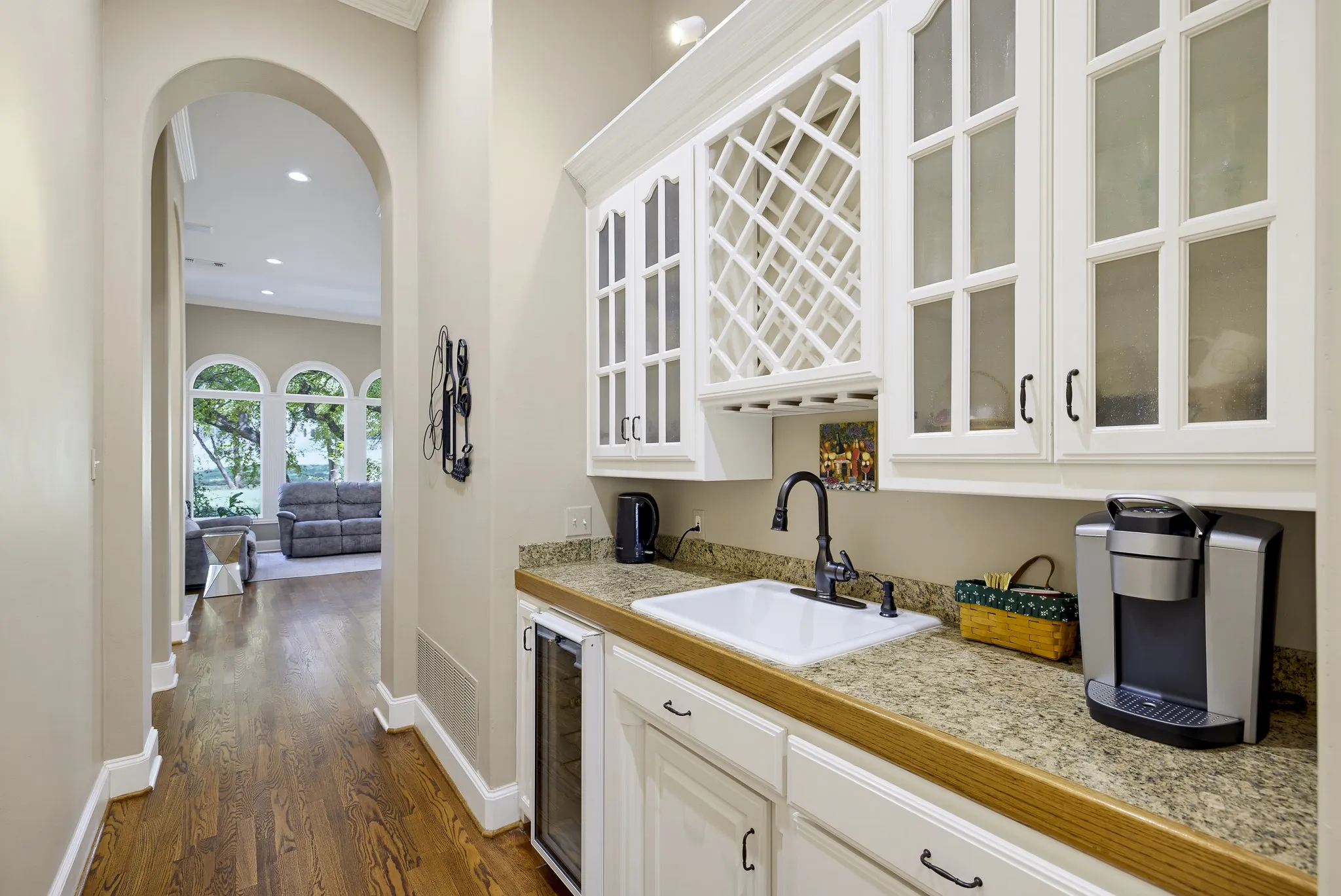 Single Family Residence For Sale in Tarrant County , 7012 Saucon Valley Drive, Fort Worth, Texas 76132, 4 Bedroom, 6 Bathroom, 3 Garage spaces, 5,415 Sqft, built in 1995, mls#21411633, Real Estate Agent in Fort Worth, Homes For Sale in Tarrant county, Homes For Sale in Fort Worth, Realtor in Fort Worth Texas, Real Estate Brokerage Independent Realty Texas, Luminita Cordes Realtor