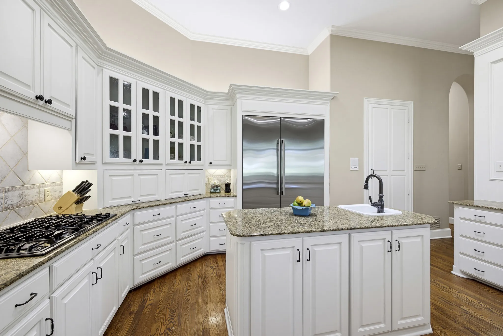 Single Family Residence For Sale in Tarrant County , 7012 Saucon Valley Drive, Fort Worth, Texas 76132, 4 Bedroom, 6 Bathroom, 3 Garage spaces, 5,415 Sqft, built in 1995, mls#21411633, Real Estate Agent in Fort Worth, Homes For Sale in Tarrant county, Homes For Sale in Fort Worth, Realtor in Fort Worth Texas, Real Estate Brokerage Independent Realty Texas, Luminita Cordes Realtor