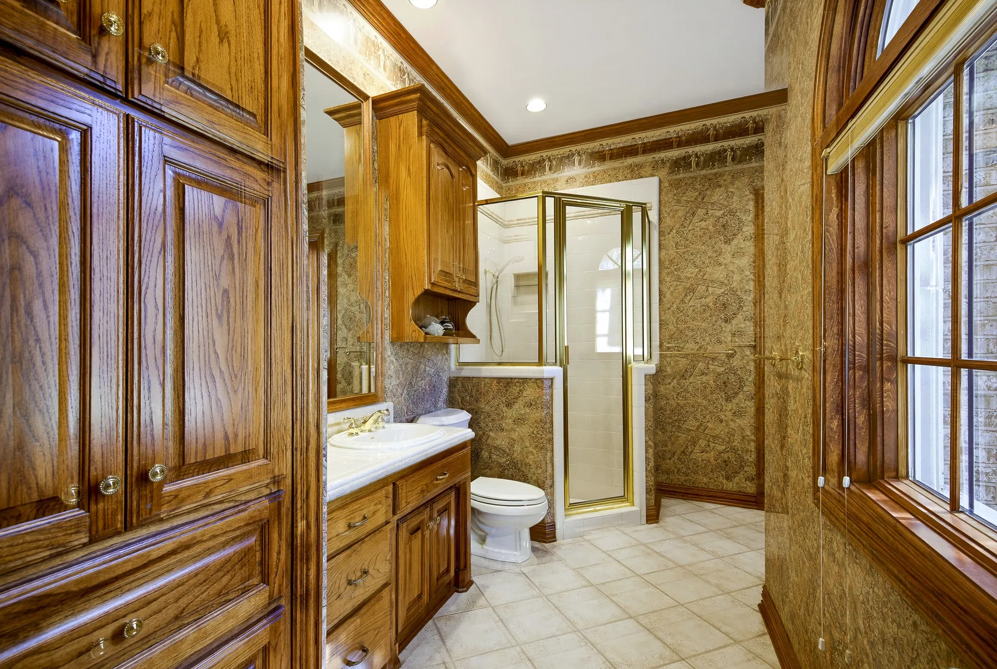 Single Family Residence For Sale in Tarrant County , 7012 Saucon Valley Drive, Fort Worth, Texas 76132, 4 Bedroom, 6 Bathroom, 3 Garage spaces, 5,415 Sqft, built in 1995, mls#21411633, Real Estate Agent in Fort Worth, Homes For Sale in Tarrant county, Homes For Sale in Fort Worth, Realtor in Fort Worth Texas, Real Estate Brokerage Independent Realty Texas, Luminita Cordes Realtor