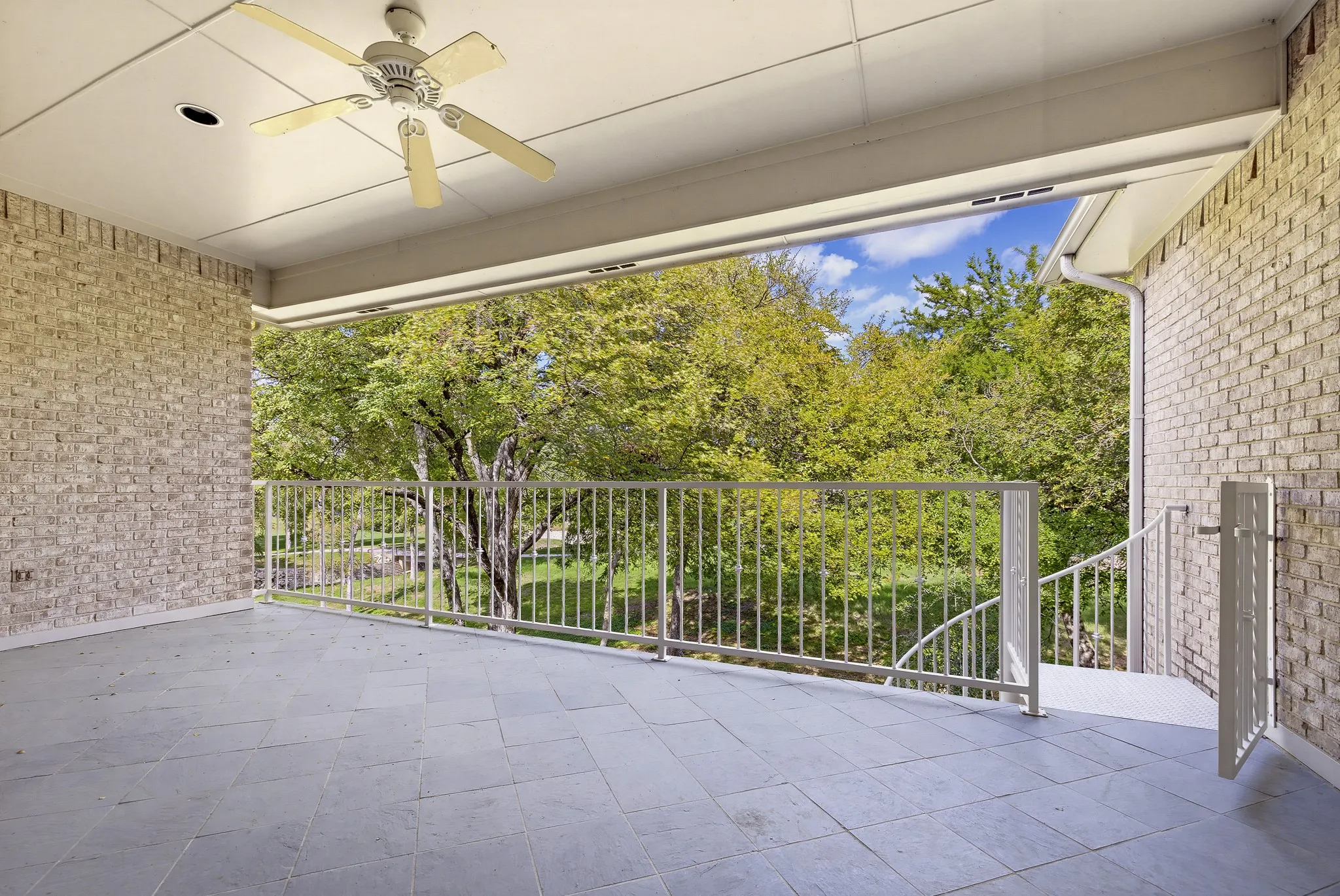Single Family Residence For Sale in Tarrant County , 7012 Saucon Valley Drive, Fort Worth, Texas 76132, 4 Bedroom, 6 Bathroom, 3 Garage spaces, 5,415 Sqft, built in 1995, mls#21411633, Real Estate Agent in Fort Worth, Homes For Sale in Tarrant county, Homes For Sale in Fort Worth, Realtor in Fort Worth Texas, Real Estate Brokerage Independent Realty Texas, Luminita Cordes Realtor