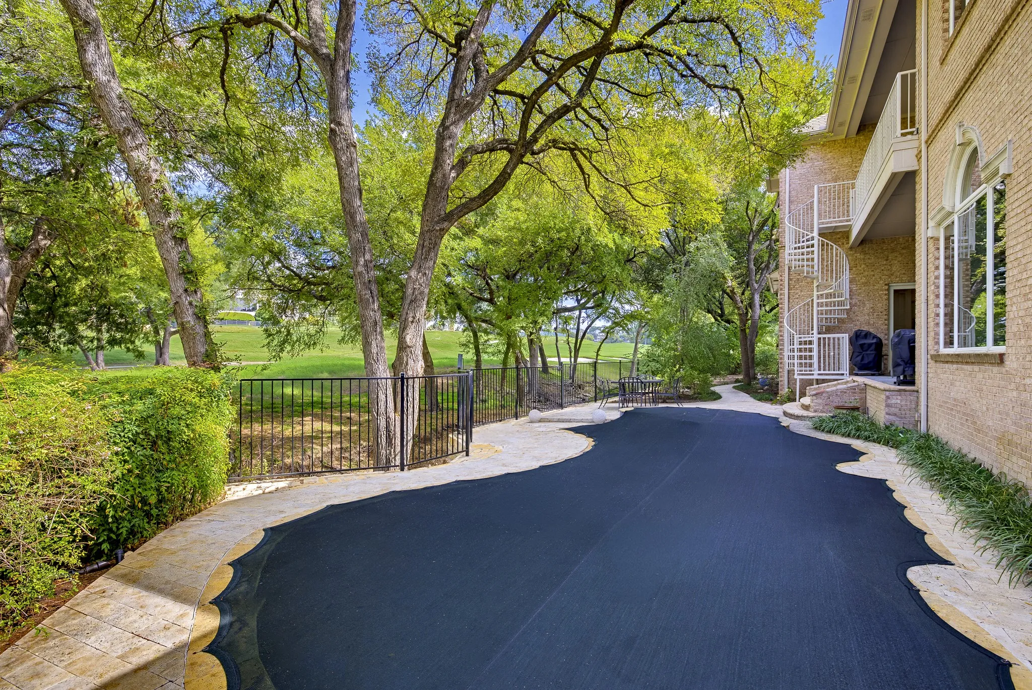 Single Family Residence For Sale in Tarrant County , 7012 Saucon Valley Drive, Fort Worth, Texas 76132, 4 Bedroom, 6 Bathroom, 3 Garage spaces, 5,415 Sqft, built in 1995, mls#21411633, Real Estate Agent in Fort Worth, Homes For Sale in Tarrant county, Homes For Sale in Fort Worth, Realtor in Fort Worth Texas, Real Estate Brokerage Independent Realty Texas, Luminita Cordes Realtor