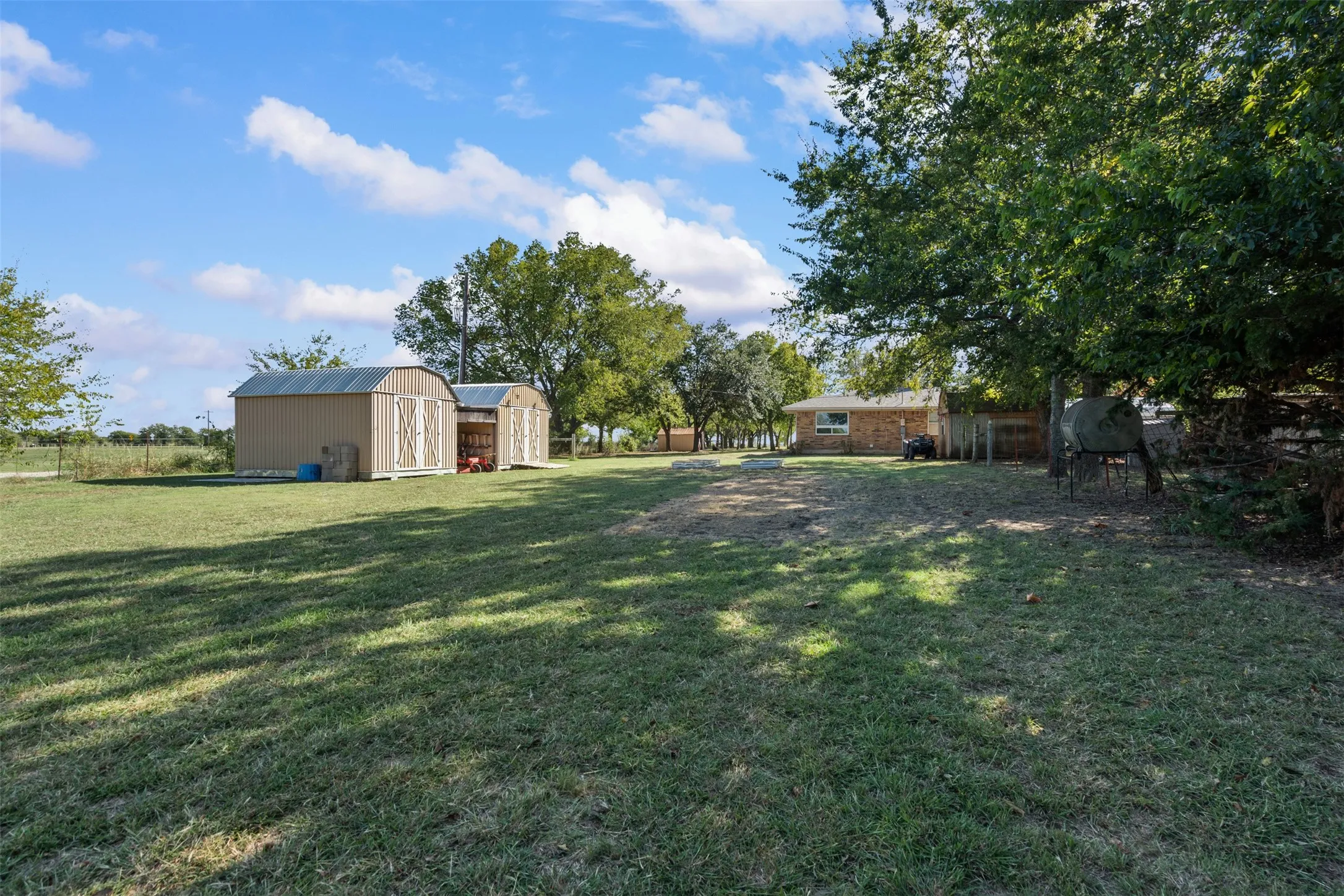 Single Family Residence For Sale in Denton County , 13800 Fm 1384, Justin, Texas 76247, 3 Bedroom, 2 Bathroom, Garage spaces, 1,550 Sqft, built in 1985, mls#21412693, Real Estate Agent in Justin, Homes For Sale in Denton county, Homes For Sale in Justin, Realtor in Justin Texas, Real Estate Brokerage Independent Realty Texas, Luminita Cordes Realtor
