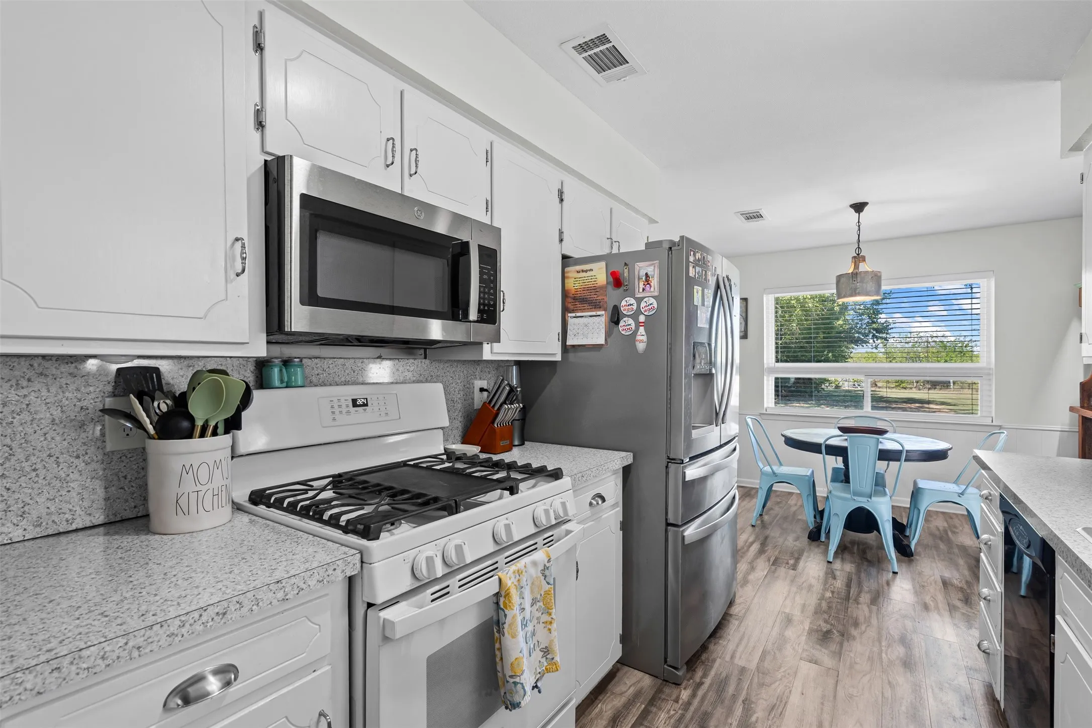 Single Family Residence For Sale in Denton County , 13800 Fm 1384, Justin, Texas 76247, 3 Bedroom, 2 Bathroom, Garage spaces, 1,550 Sqft, built in 1985, mls#21412693, Real Estate Agent in Justin, Homes For Sale in Denton county, Homes For Sale in Justin, Realtor in Justin Texas, Real Estate Brokerage Independent Realty Texas, Luminita Cordes Realtor