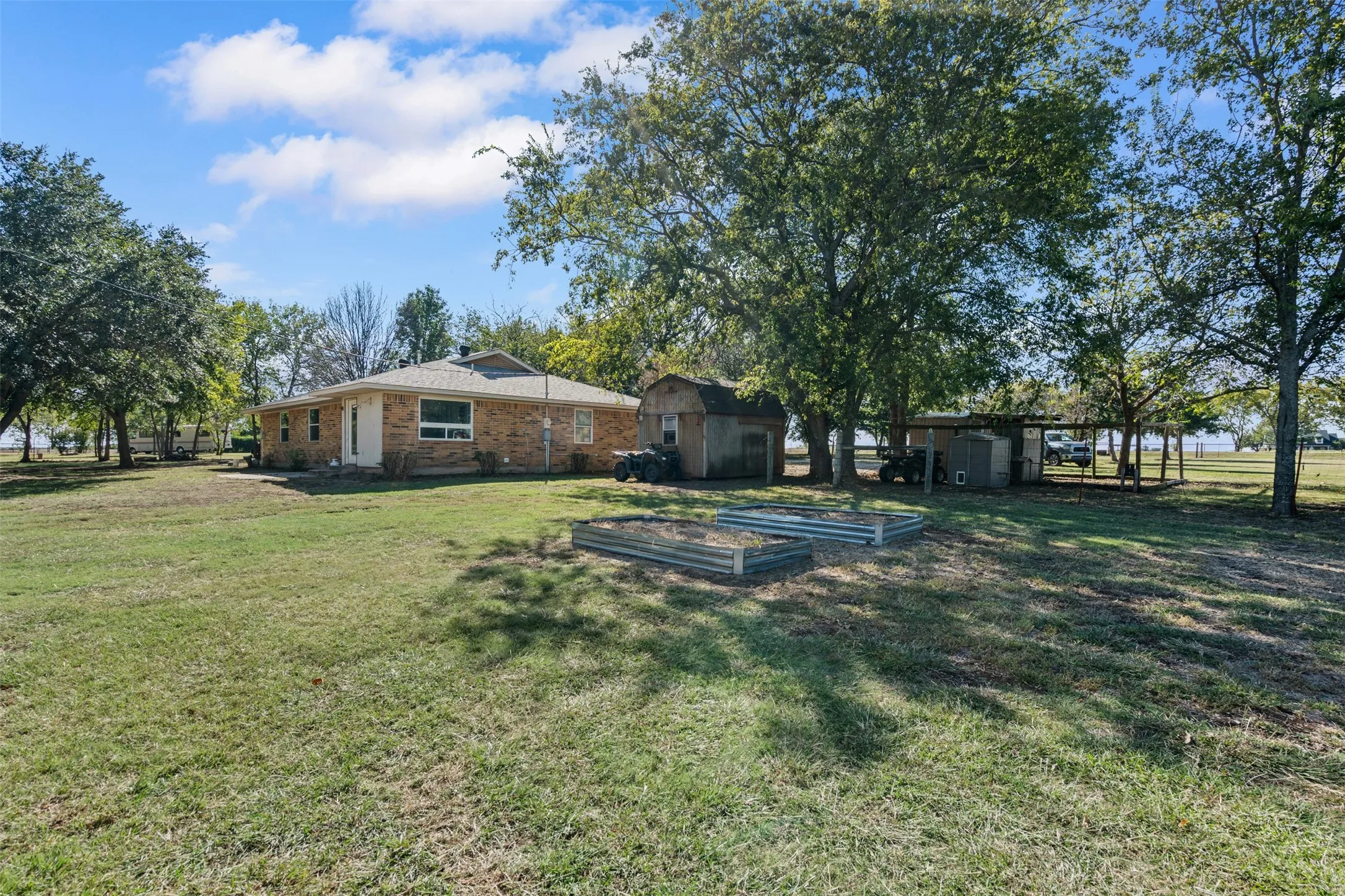 Single Family Residence For Sale in Denton County , 13800 Fm 1384, Justin, Texas 76247, 3 Bedroom, 2 Bathroom, Garage spaces, 1,550 Sqft, built in 1985, mls#21412693, Real Estate Agent in Justin, Homes For Sale in Denton county, Homes For Sale in Justin, Realtor in Justin Texas, Real Estate Brokerage Independent Realty Texas, Luminita Cordes Realtor