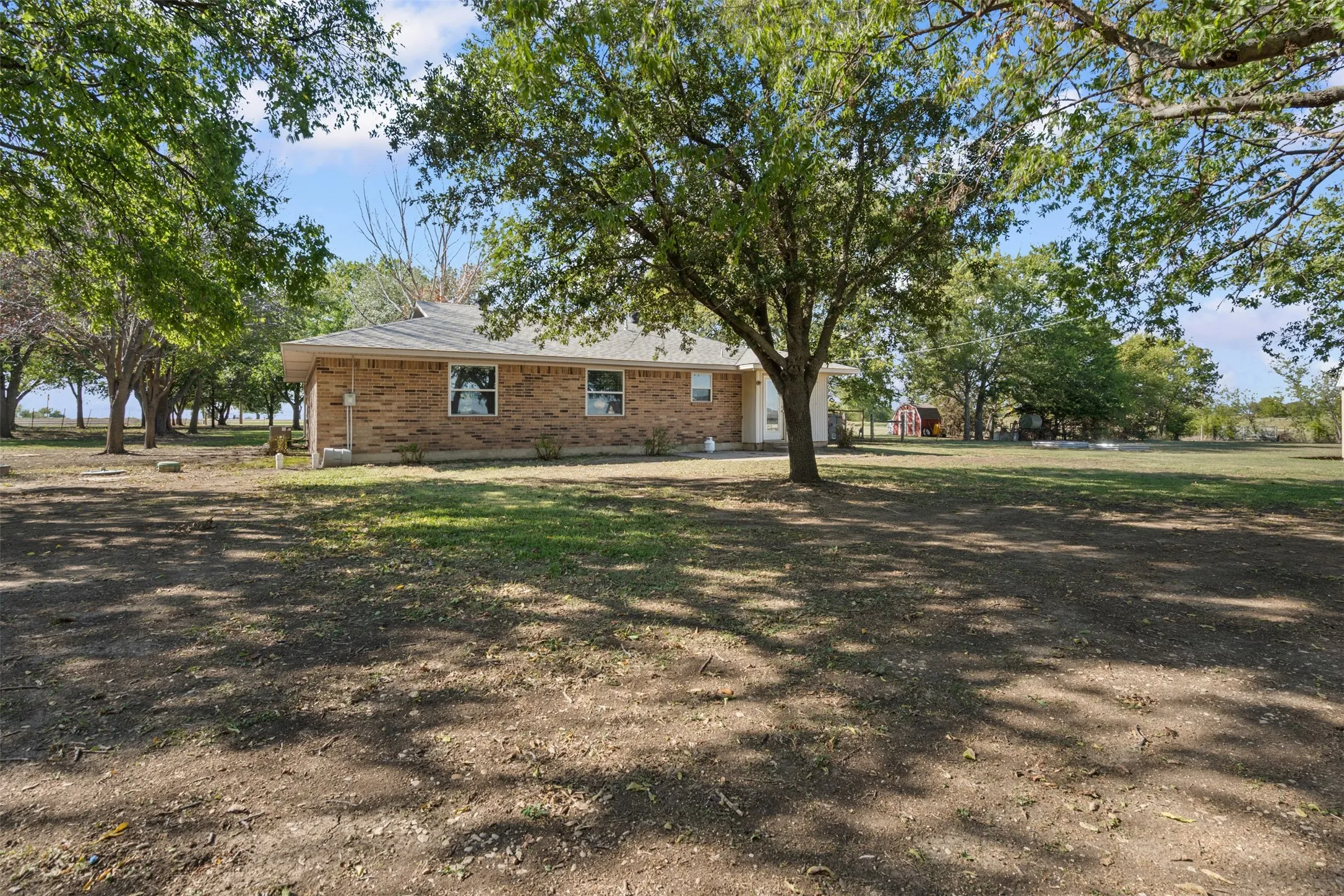 Single Family Residence For Sale in Denton County , 13800 Fm 1384, Justin, Texas 76247, 3 Bedroom, 2 Bathroom, Garage spaces, 1,550 Sqft, built in 1985, mls#21412693, Real Estate Agent in Justin, Homes For Sale in Denton county, Homes For Sale in Justin, Realtor in Justin Texas, Real Estate Brokerage Independent Realty Texas, Luminita Cordes Realtor