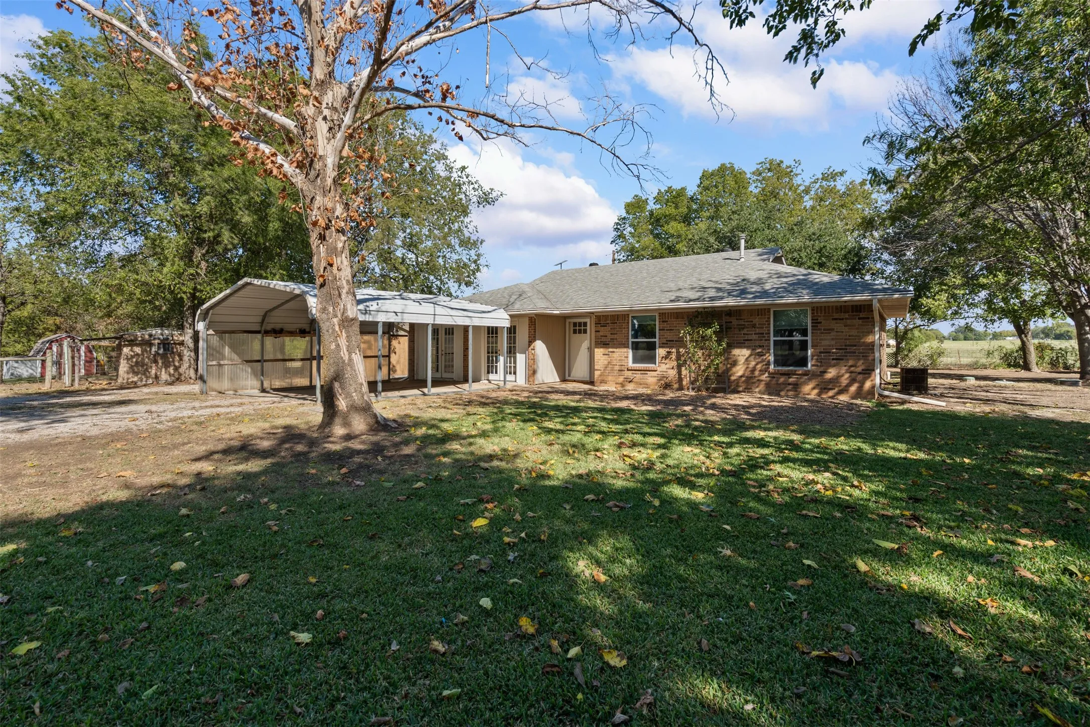 Single Family Residence For Sale in Denton County , 13800 Fm 1384, Justin, Texas 76247, 3 Bedroom, 2 Bathroom, Garage spaces, 1,550 Sqft, built in 1985, mls#21412693, Real Estate Agent in Justin, Homes For Sale in Denton county, Homes For Sale in Justin, Realtor in Justin Texas, Real Estate Brokerage Independent Realty Texas, Luminita Cordes Realtor