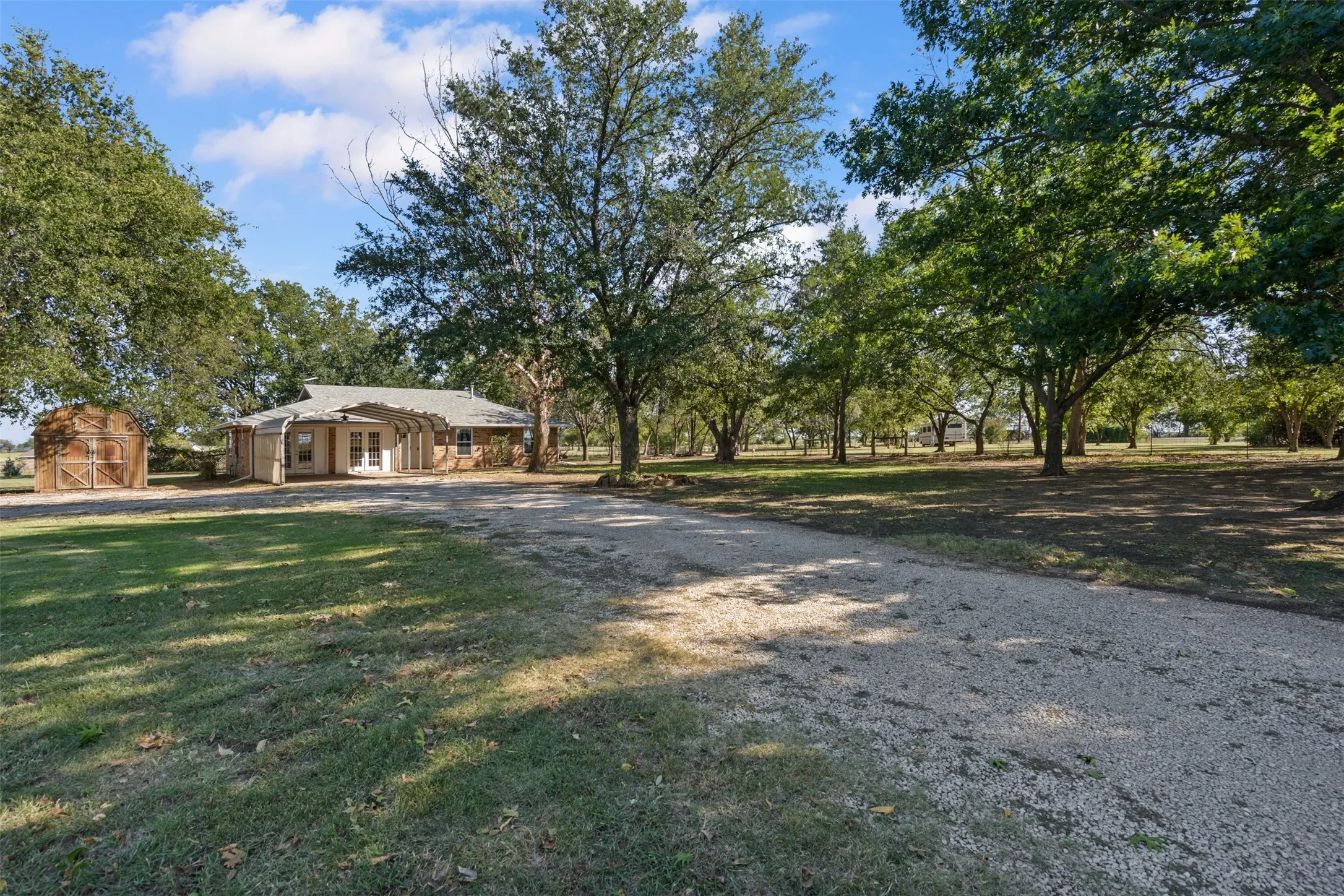 Single Family Residence For Sale in Denton County , 13800 Fm 1384, Justin, Texas 76247, 3 Bedroom, 2 Bathroom, Garage spaces, 1,550 Sqft, built in 1985, mls#21412693, Real Estate Agent in Justin, Homes For Sale in Denton county, Homes For Sale in Justin, Realtor in Justin Texas, Real Estate Brokerage Independent Realty Texas, Luminita Cordes Realtor