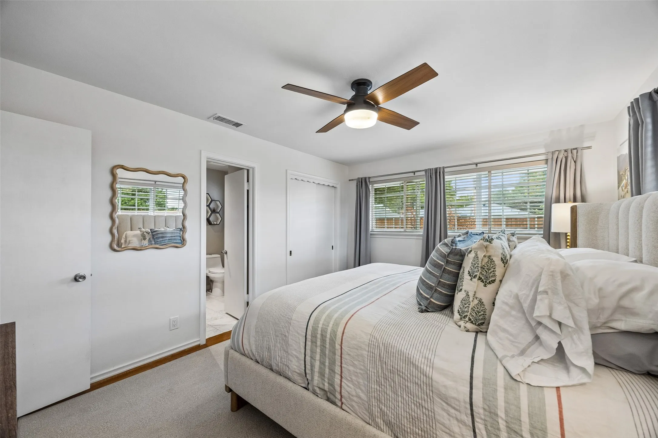 Single Family Residence For Sale in Dallas County , 6351 Town Hill Lane, Dallas, Texas 75214, 3 Bedroom, 2 Bathroom, 2 Garage spaces, 1,844 Sqft, built in 1958, mls#21388079, Real Estate Agent in Dallas, Homes For Sale in Dallas county, Homes For Sale in Dallas, Realtor in Dallas Texas, Real Estate Brokerage Independent Realty Texas, Luminita Cordes Realtor