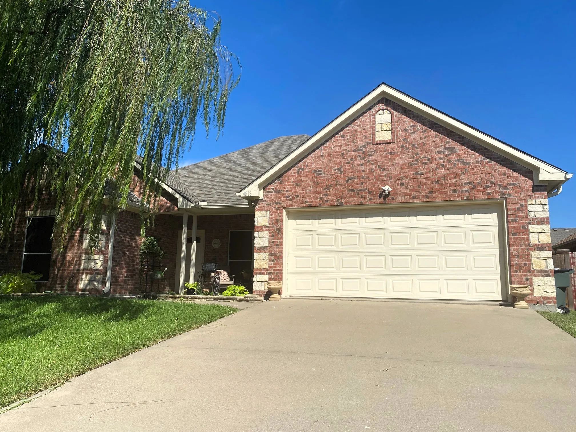 Single Family Residence For Rent