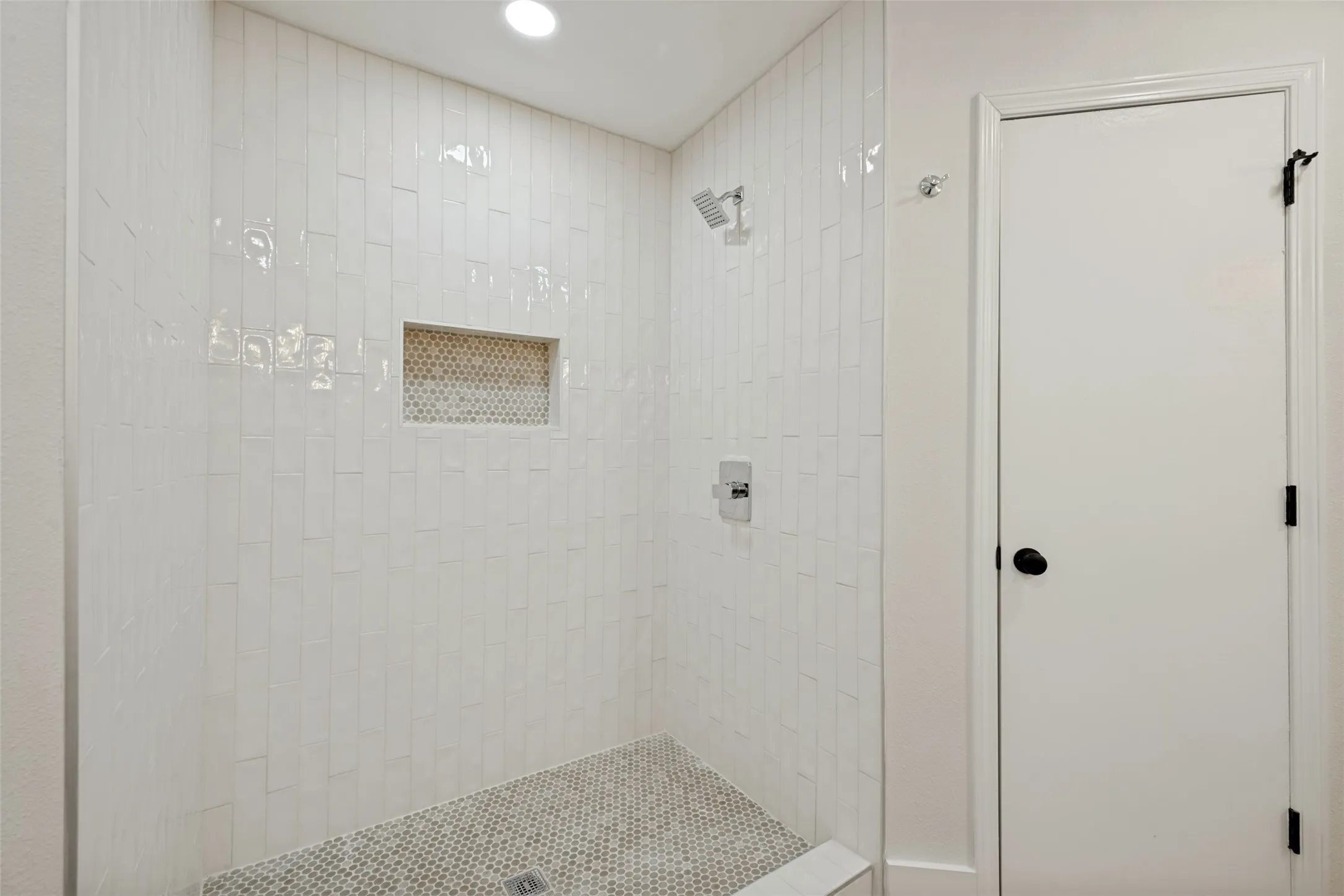 Single Family Residence For Sale in Tarrant County , 119 Wildwood Court, Mansfield, Texas 76063, 4 Bedroom, 2 Bathroom, Garage spaces, 2,538 Sqft, built in 1983, mls#21412189, Real Estate Agent in Mansfield, Homes For Sale in Tarrant county, Homes For Sale in Mansfield, Realtor in Mansfield Texas, Real Estate Brokerage Independent Realty Texas, Luminita Cordes Realtor