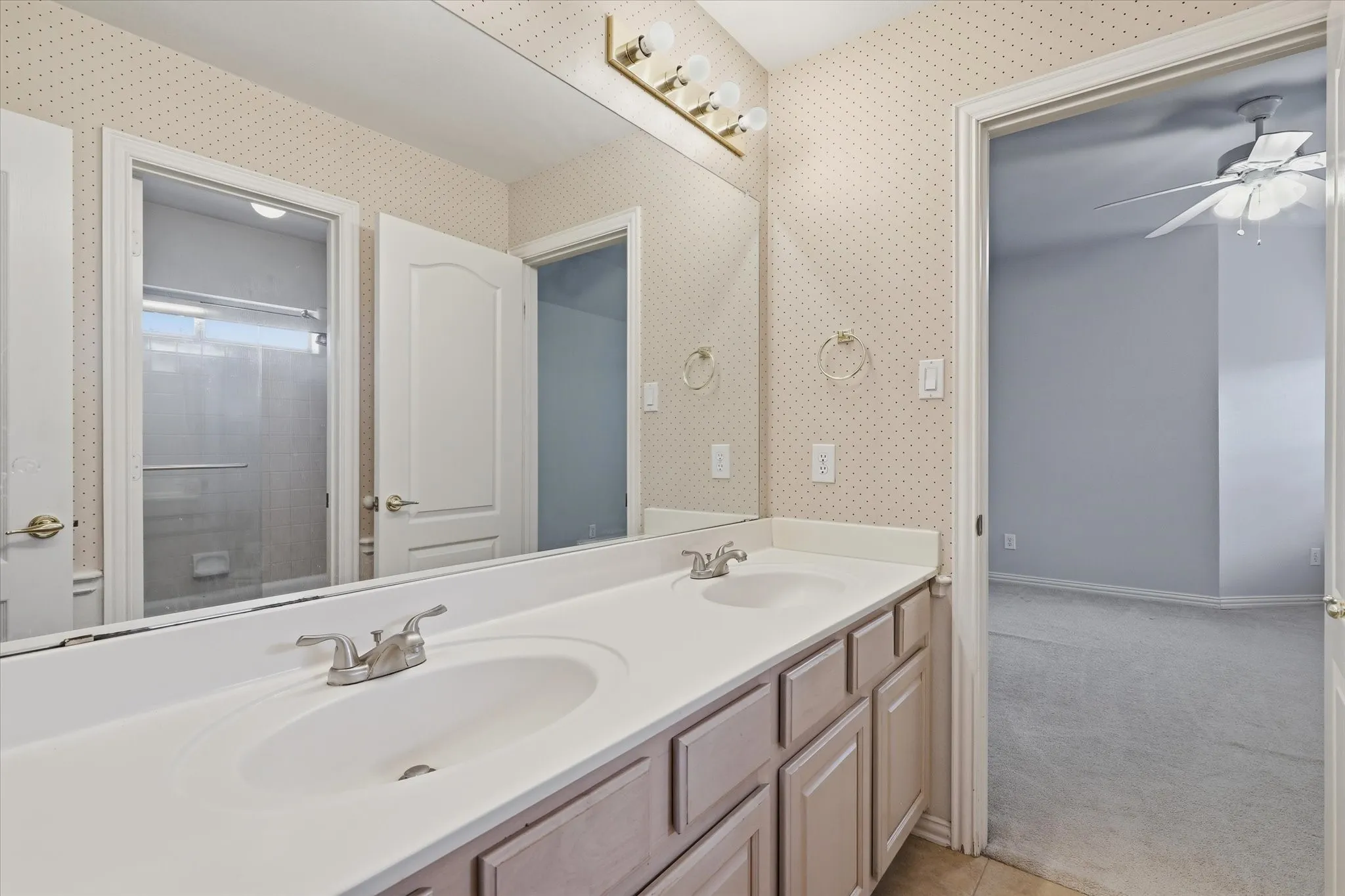 Single Family Residence For Sale in Collin County , 8905 High Meadows Drive, Plano, Texas 75025, 4 Bedroom, 3 Bathroom, 2 Garage spaces, 3,097 Sqft, built in 1993, mls#21409620, Real Estate Agent in Plano, Homes For Sale in Collin county, Homes For Sale in Plano, Realtor in Plano Texas, Real Estate Brokerage Independent Realty Texas, Luminita Cordes Realtor
