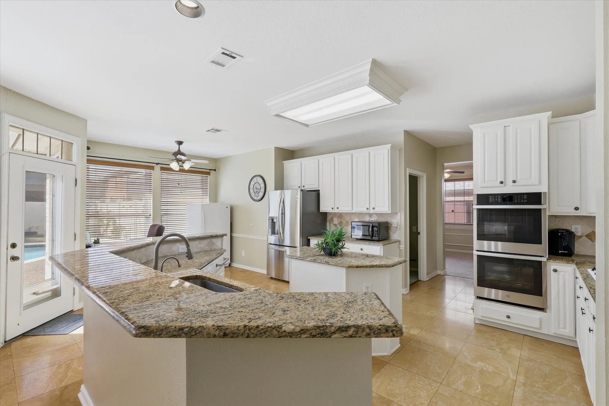 Single Family Residence For Sale in Collin County , 8905 High Meadows Drive, Plano, Texas 75025, 4 Bedroom, 3 Bathroom, 2 Garage spaces, 3,097 Sqft, built in 1993, mls#21409620, Real Estate Agent in Plano, Homes For Sale in Collin county, Homes For Sale in Plano, Realtor in Plano Texas, Real Estate Brokerage Independent Realty Texas, Luminita Cordes Realtor