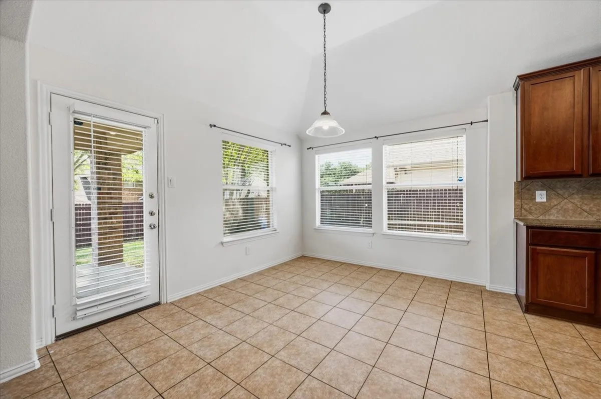 Single Family Residence For Rent in Tarrant County , 2515 Goodnight Trail, Mansfield, Texas 76063, 4 Bedroom, 2 Bathroom, 2 Garage spaces, 2,341 Sqft, built in 2006, mls#21411188, Real Estate Agent in Mansfield, Homes For Rent in Tarrant county, Homes For Rent in Mansfield, Realtor in Mansfield Texas, Real Estate Brokerage Independent Realty Texas, Luminita Cordes Realtor
