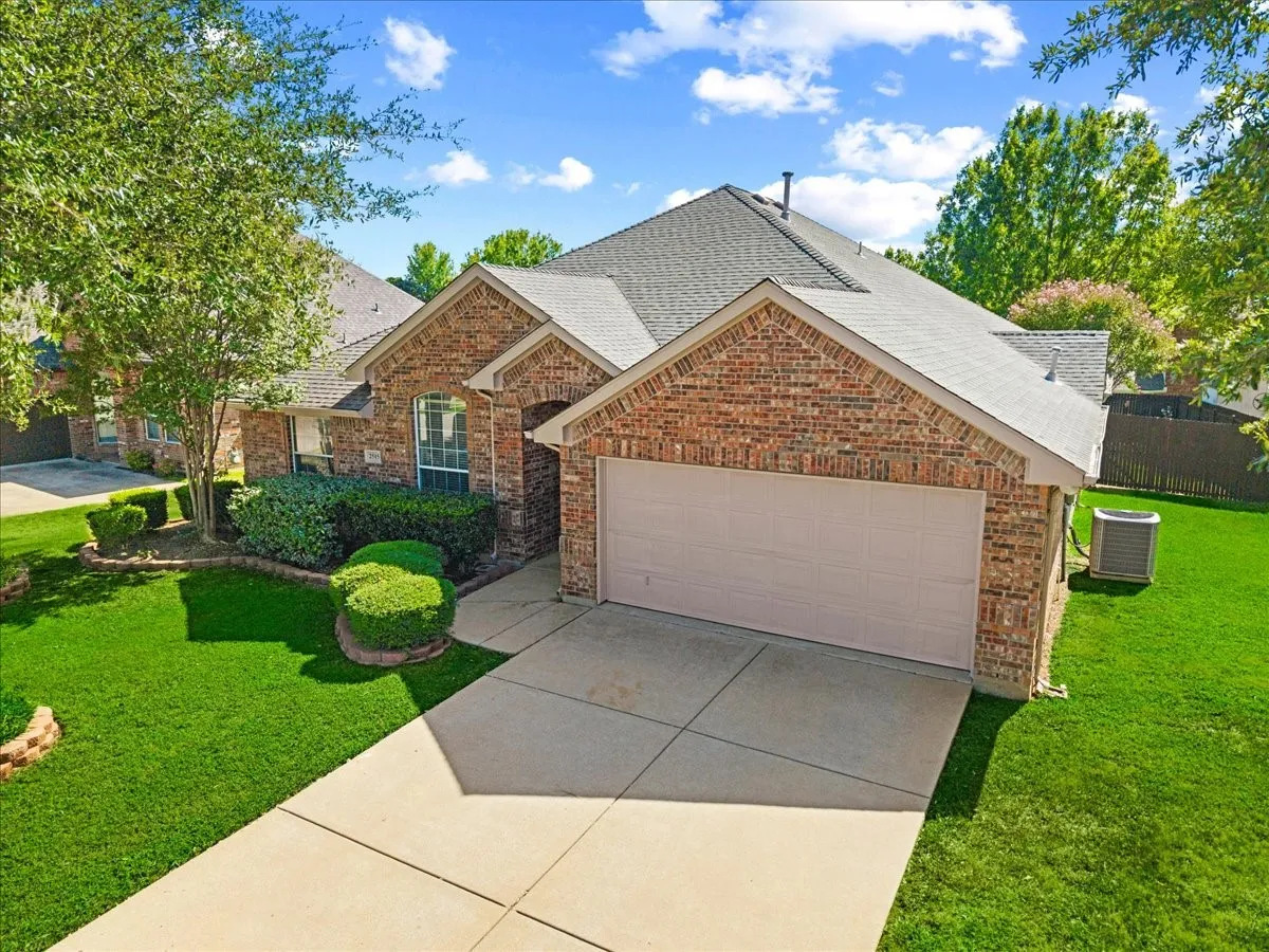 Single Family Residence For Rent in Tarrant County , 2515 Goodnight Trail, Mansfield, Texas 76063, 4 Bedroom, 2 Bathroom, 2 Garage spaces, 2,341 Sqft, built in 2006, mls#21411188, Real Estate Agent in Mansfield, Homes For Rent in Tarrant county, Homes For Rent in Mansfield, Realtor in Mansfield Texas, Real Estate Brokerage Independent Realty Texas, Luminita Cordes Realtor