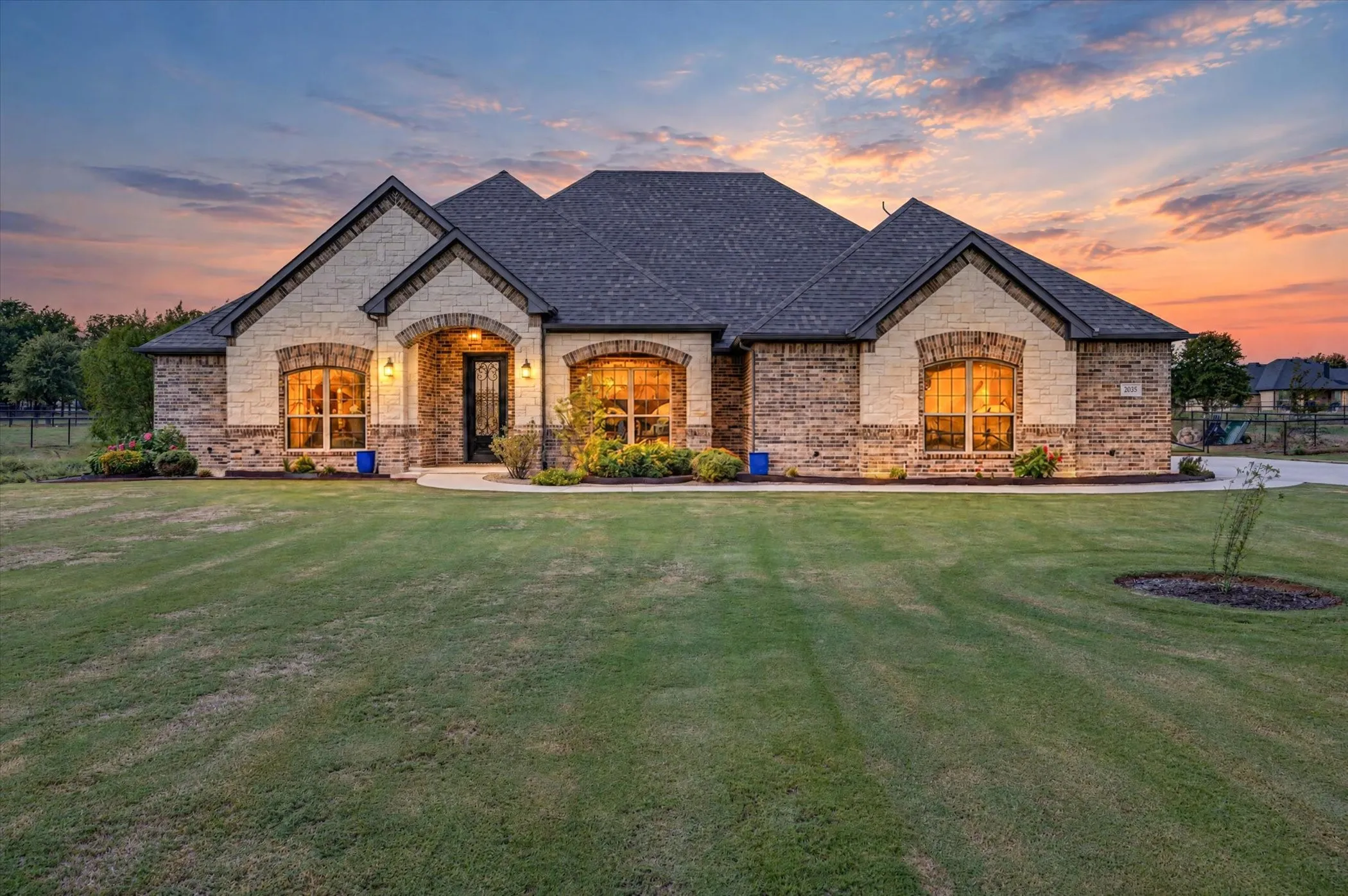 Single Family Residence For Sale