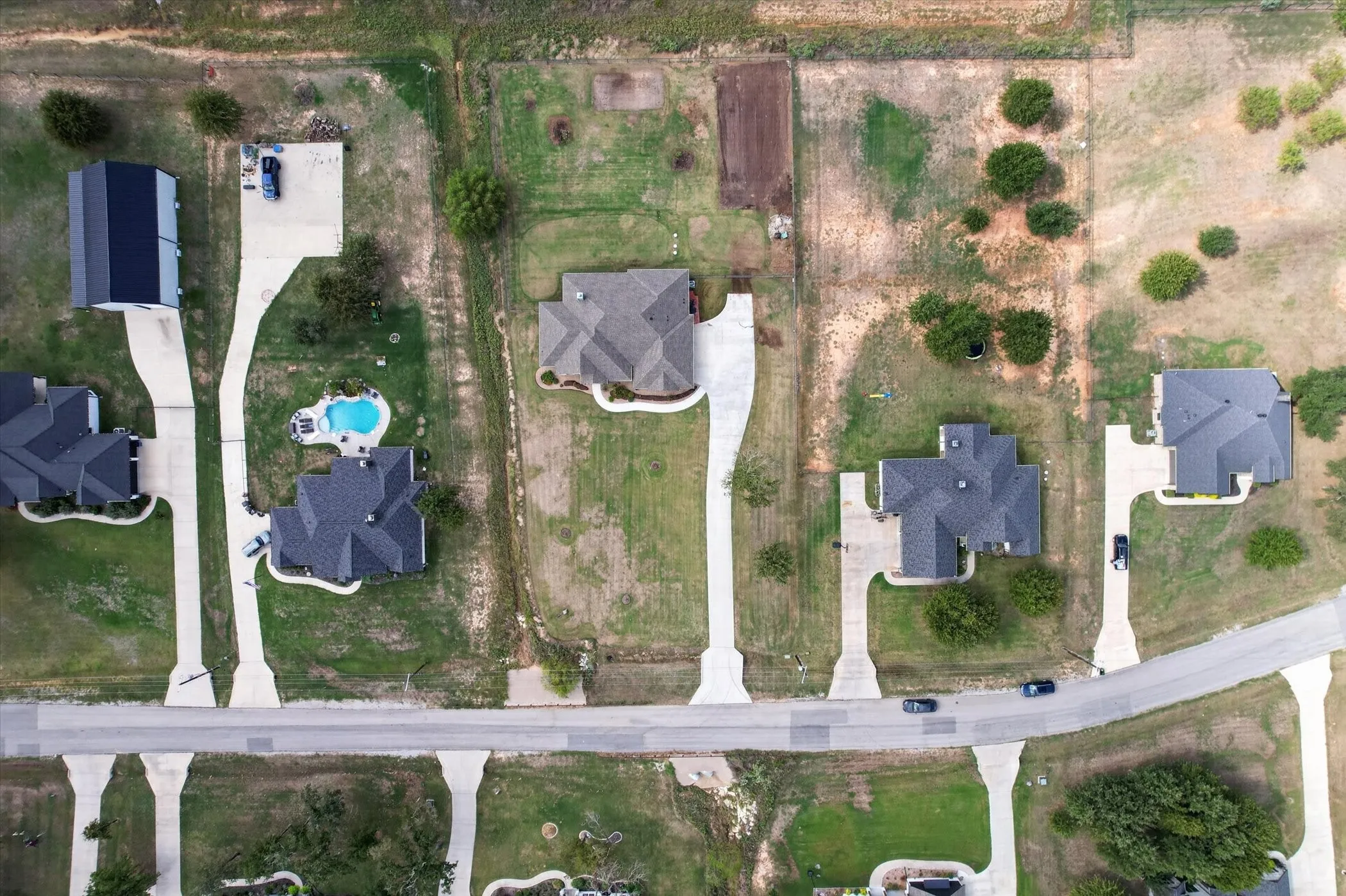 Single Family Residence For Sale in Parker County , 2025 Forest Bluff Trail, Azle, Texas 76020, 4 Bedroom, 2 Bathroom, 3 Garage spaces, 2,088 Sqft, built in 2021, mls#21412794, Real Estate Agent in Azle, Homes For Sale in Parker county, Homes For Sale in Azle, Realtor in Azle Texas, Real Estate Brokerage Independent Realty Texas, Luminita Cordes Realtor